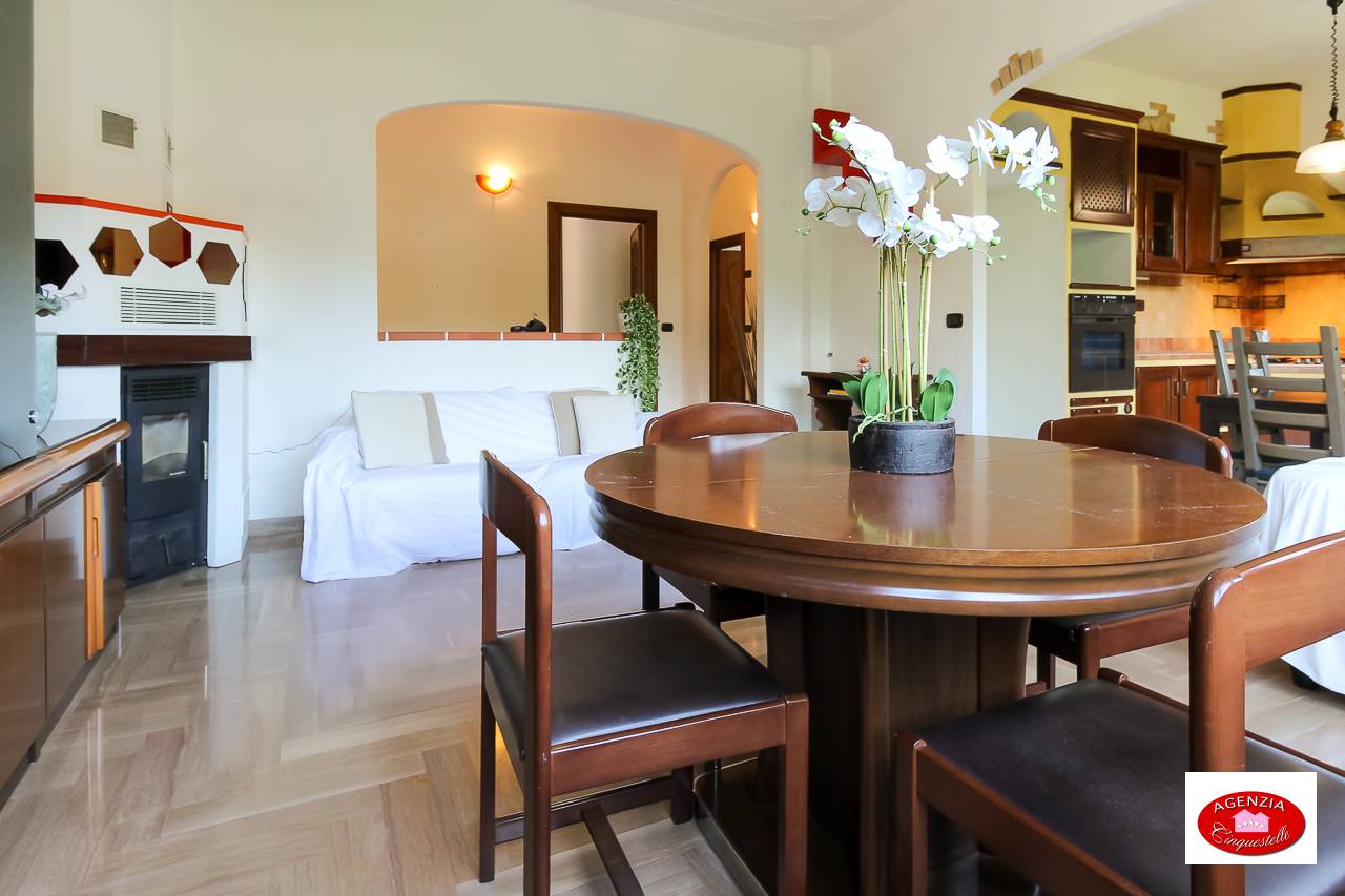 Immagine 11 di Villa in vendita  in Via Pero 116 a Varazze