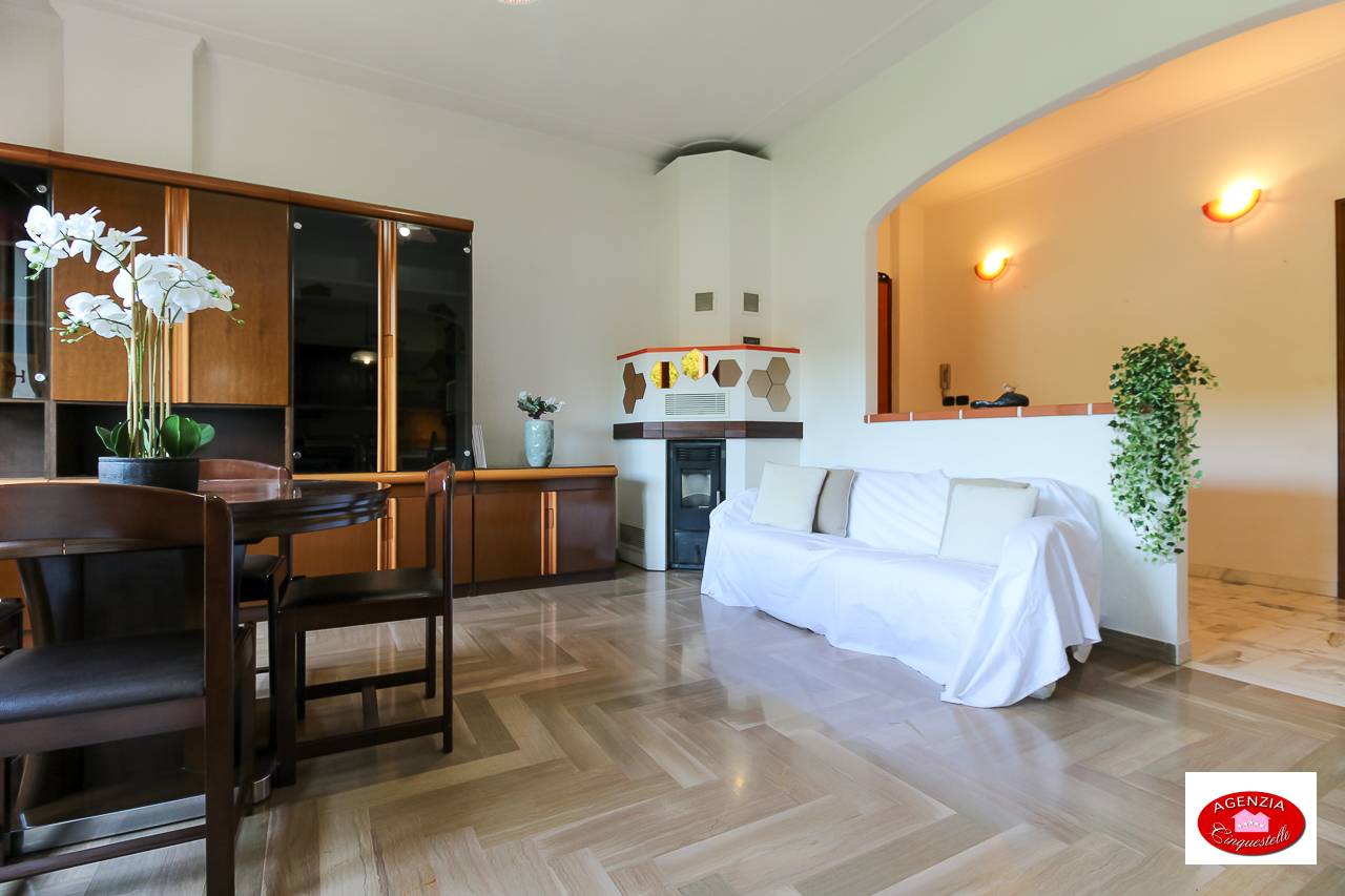 Immagine 10 di Villa in vendita  in Via Pero 116 a Varazze