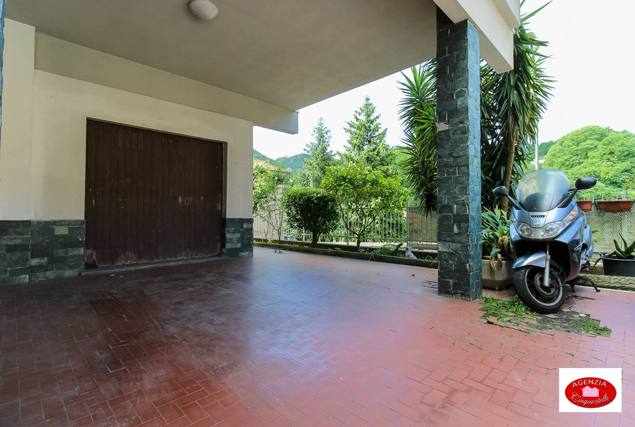 Immagine 28 di Villa in vendita  in Via Pero 116 a Varazze