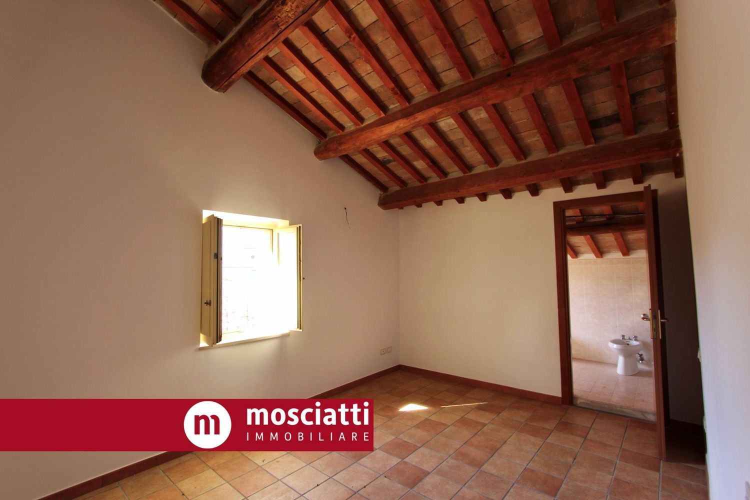 Immagine 1 di Appartamento in vendita  a Esanatoglia