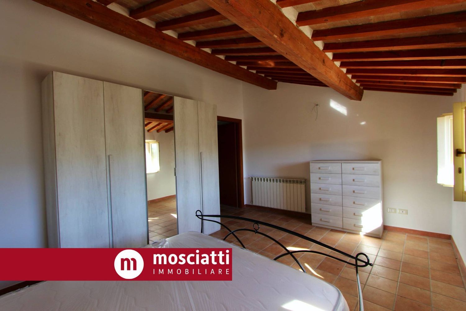 Immagine 3 di Appartamento in vendita  a Esanatoglia