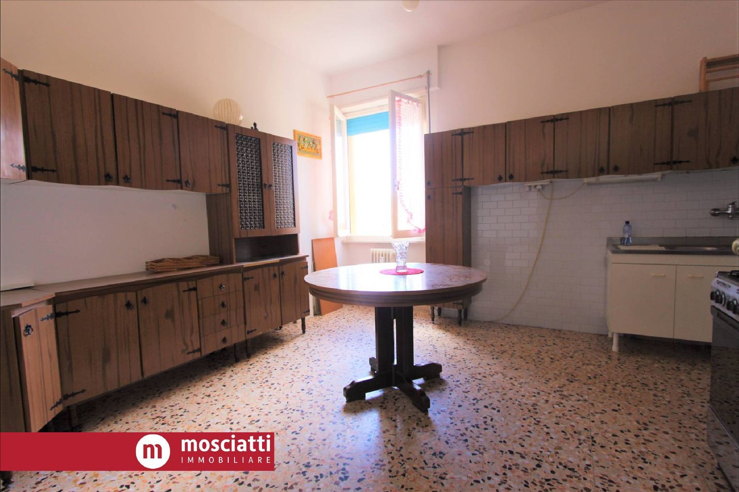 Immagine 4 di Appartamento in vendita  in Diotallevi di Angeluccio a Esanatoglia