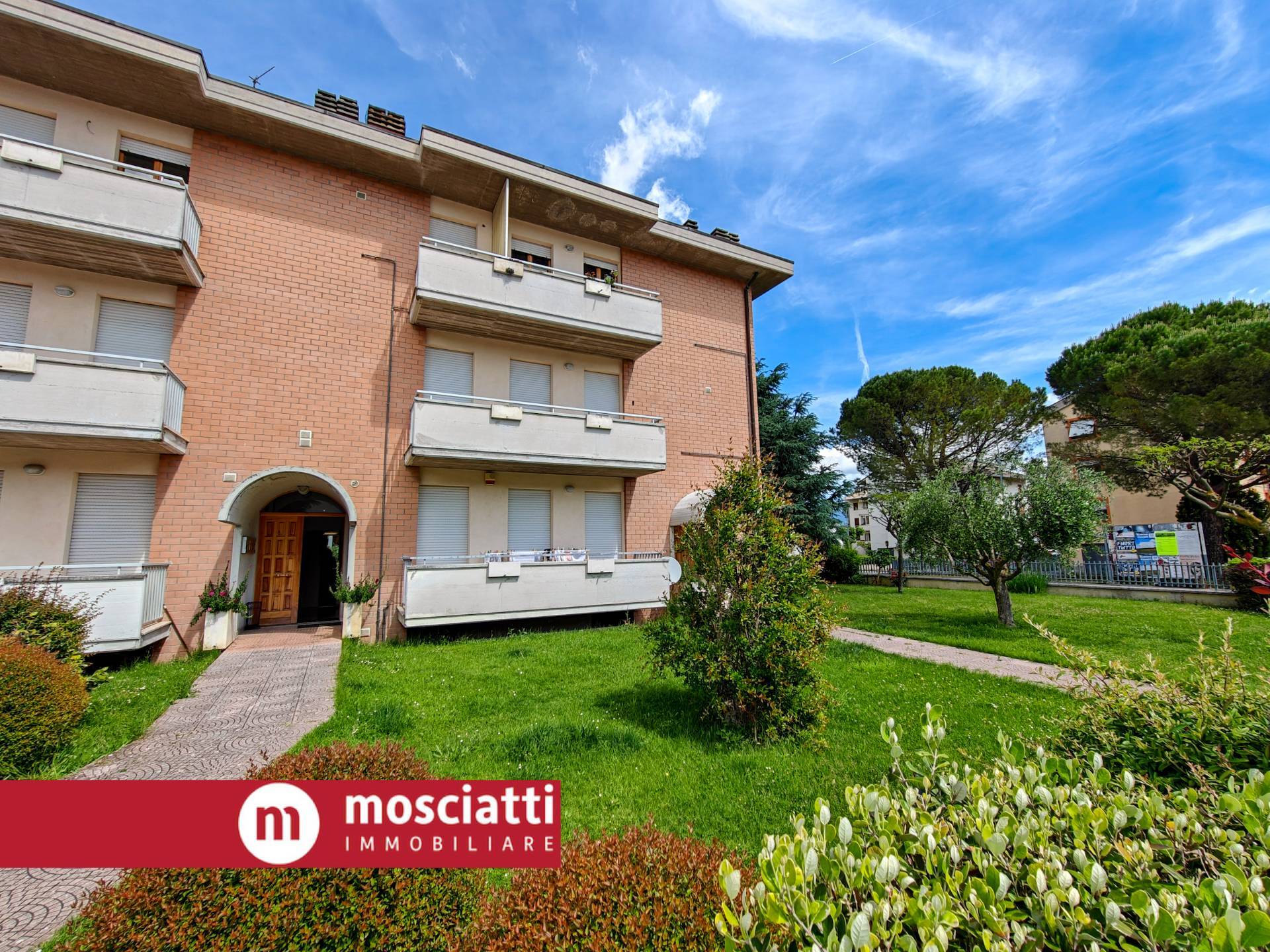 Immagine 3 di Appartamento in vendita  in Via Gramsci 34 a Esanatoglia