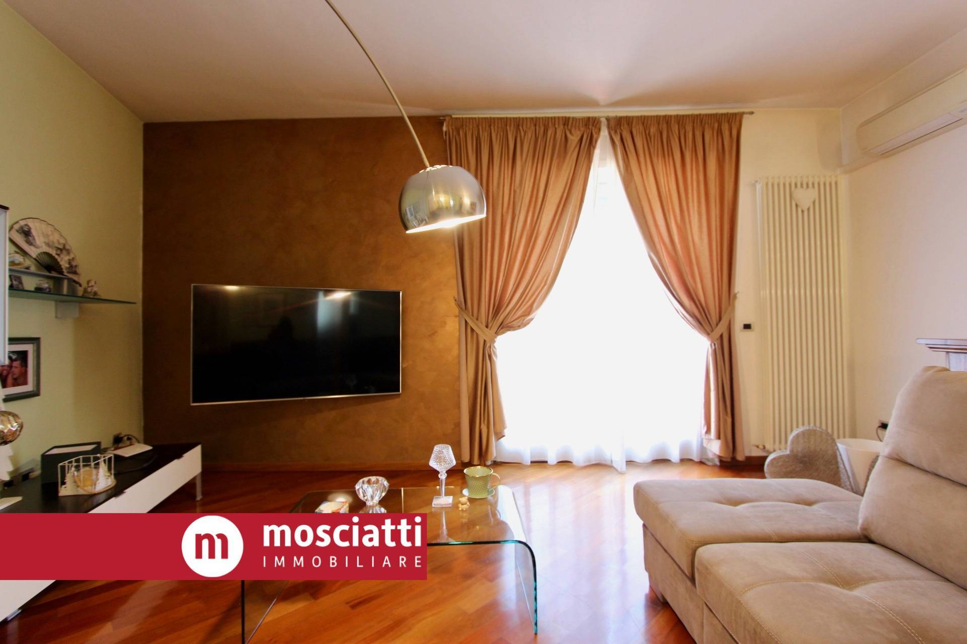 Immagine 2 di Appartamento in vendita  in Viale Cesare Battisti 13 a Esanatoglia