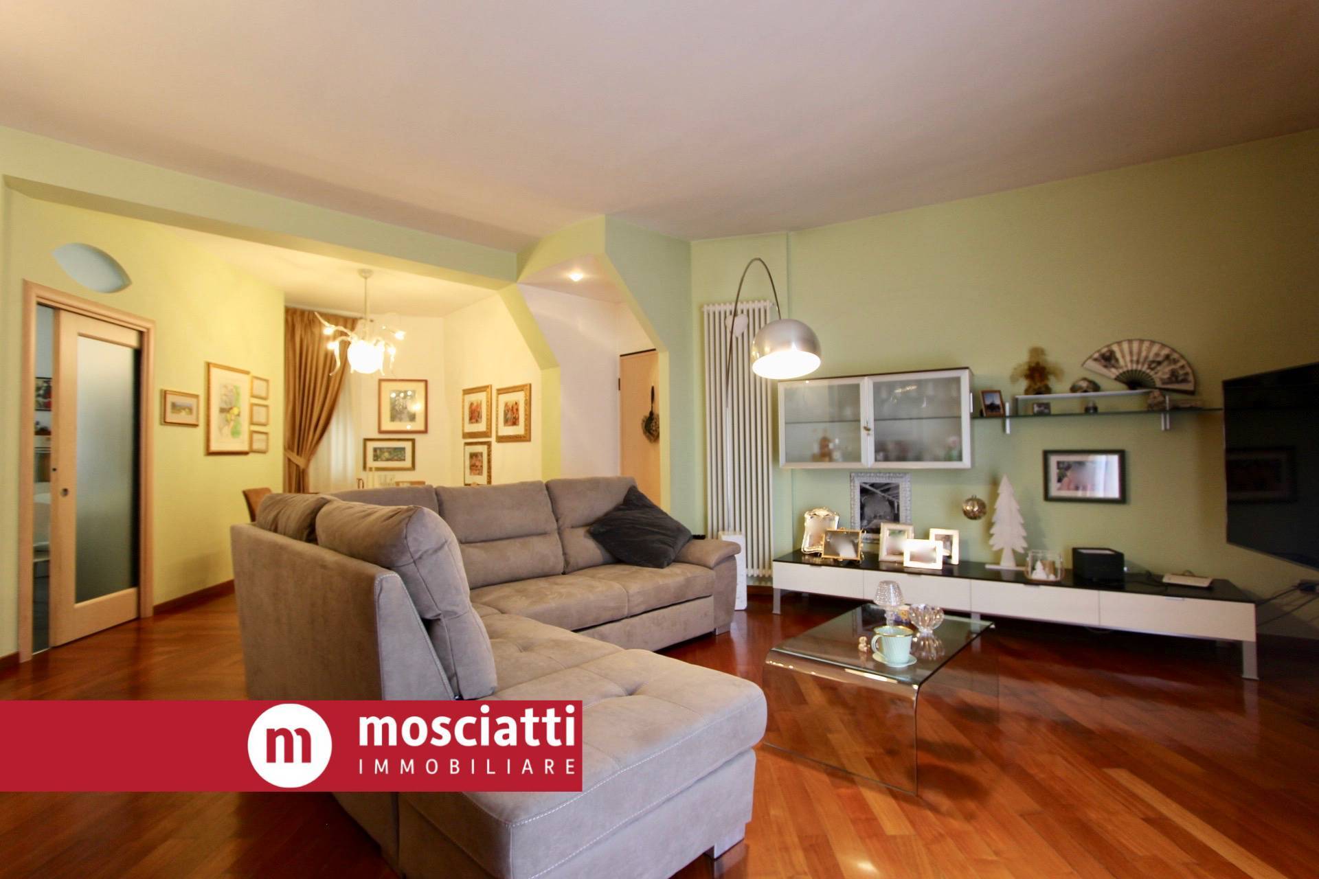 Immagine 4 di Appartamento in vendita  in Viale Cesare Battisti 13 a Esanatoglia