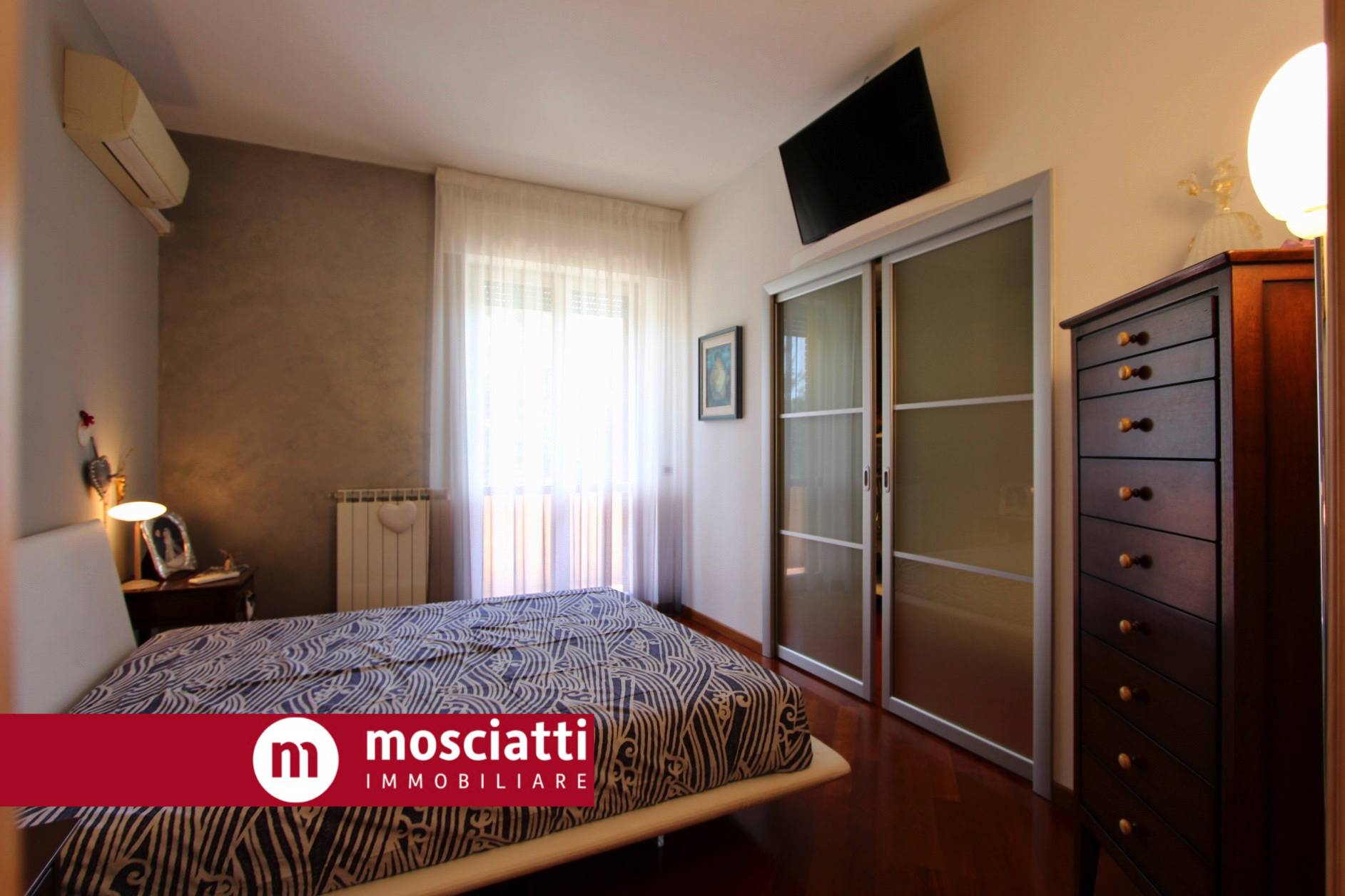 Immagine 11 di Appartamento in vendita  in Viale Cesare Battisti 13 a Esanatoglia