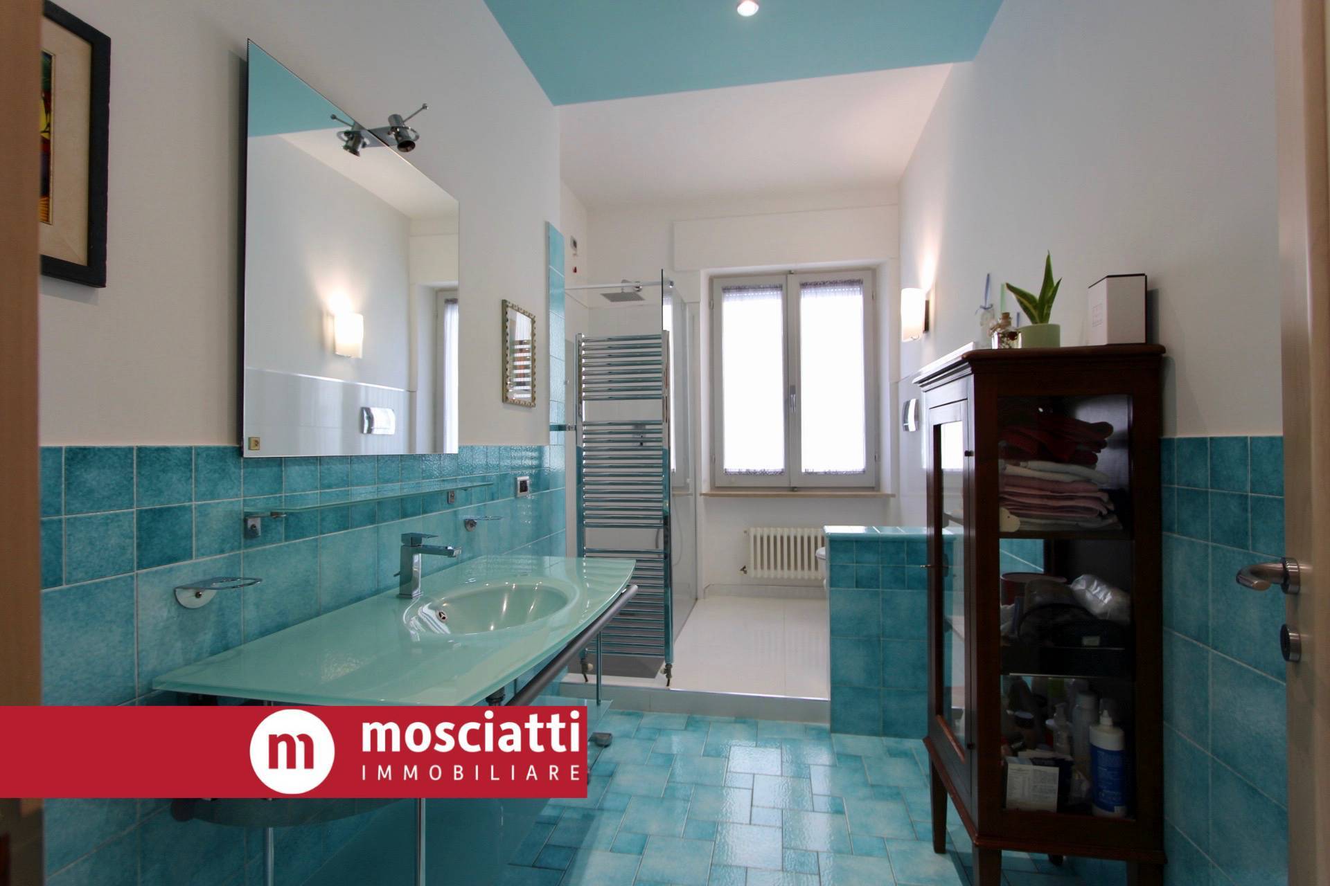 Immagine 17 di Appartamento in vendita  in Viale Cesare Battisti 13 a Esanatoglia