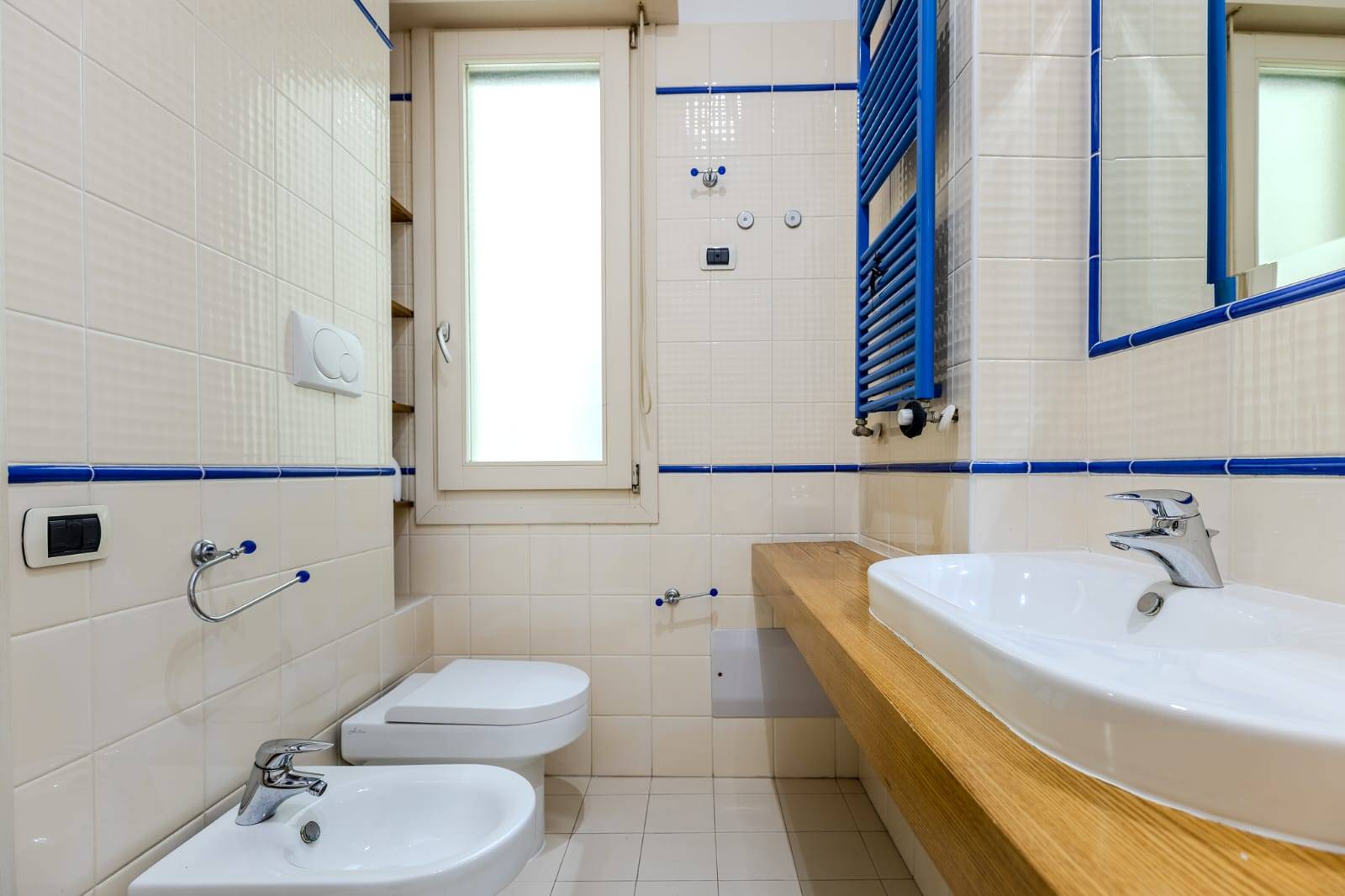 Immagine 12 di Appartamento in vendita  in Via Sant'Eulalia a Cagliari