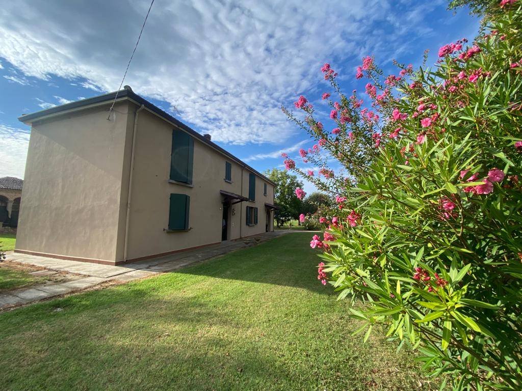 Immagine 2 di Villa in vendita  in via Gresolo 13 a Argenta