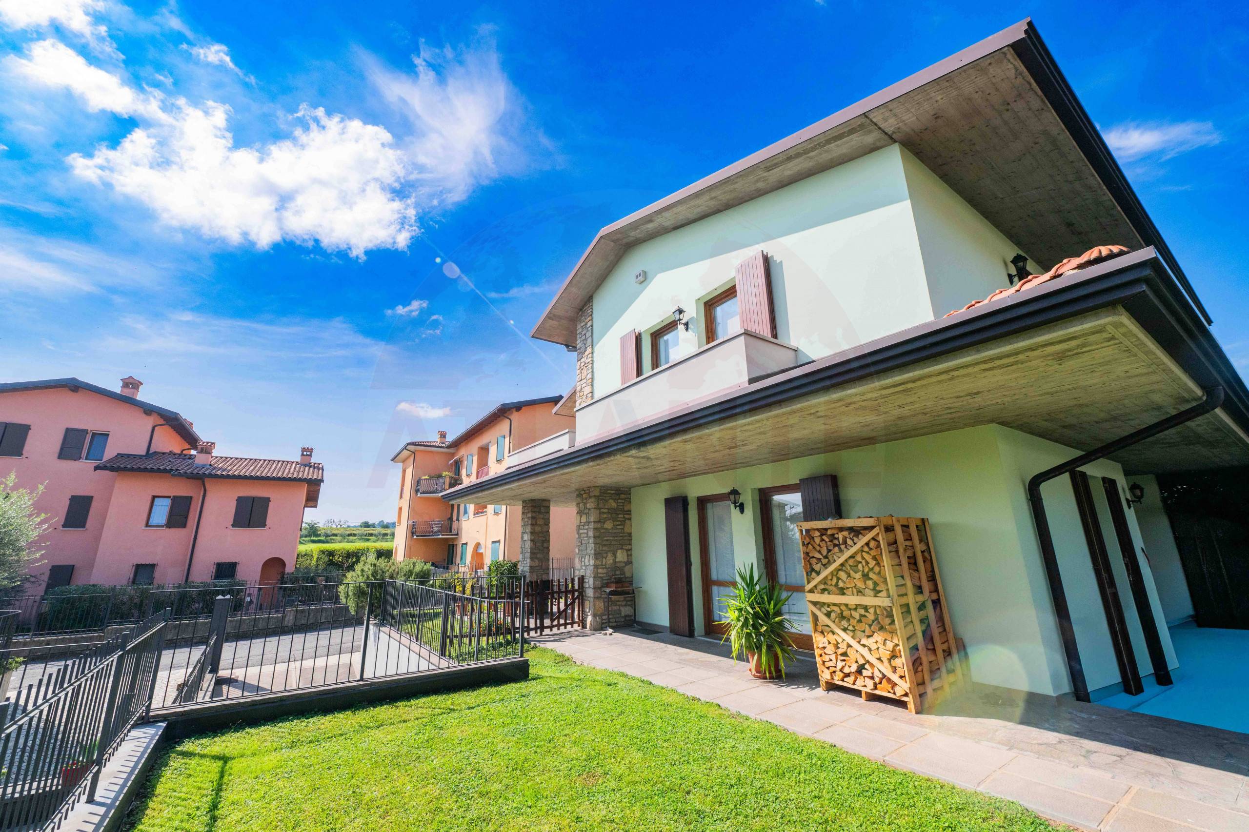 Immagine 3 di Casa semindipendente in vendita  in via Padania snc a Angolo Terme