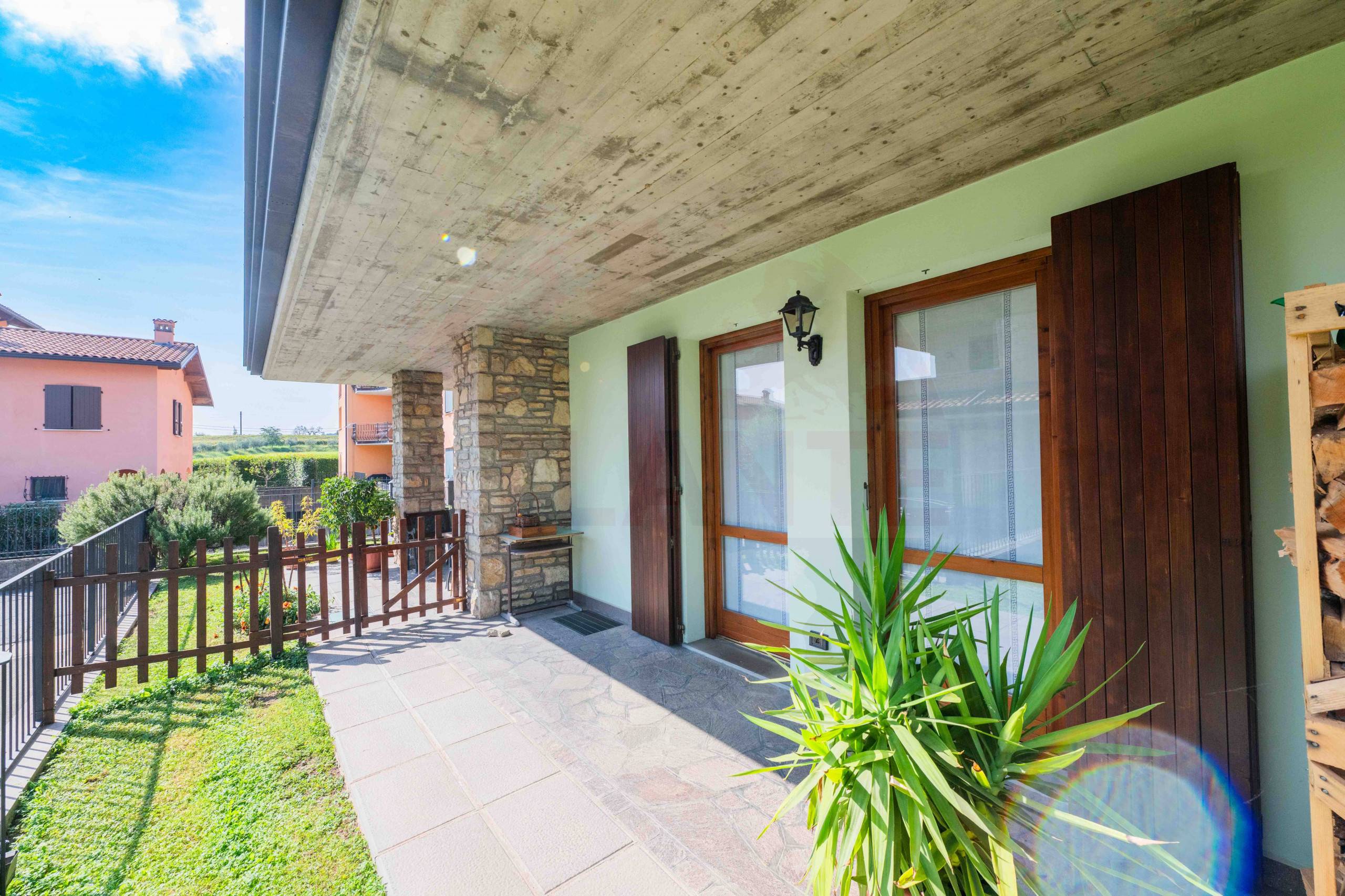 Immagine 4 di Casa semindipendente in vendita  in via Padania snc a Angolo Terme