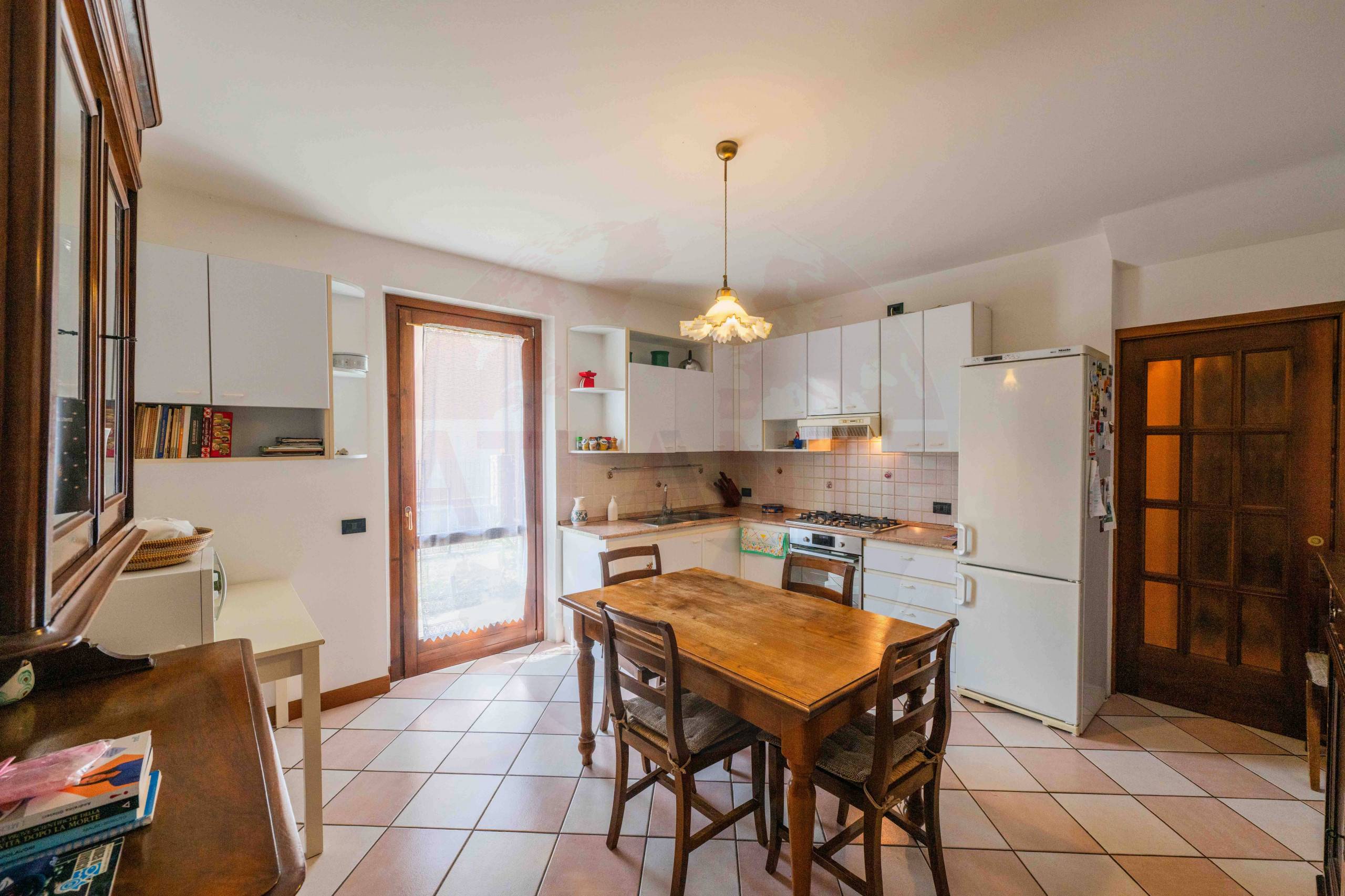 Immagine 20 di Casa semindipendente in vendita  in via Padania snc a Angolo Terme