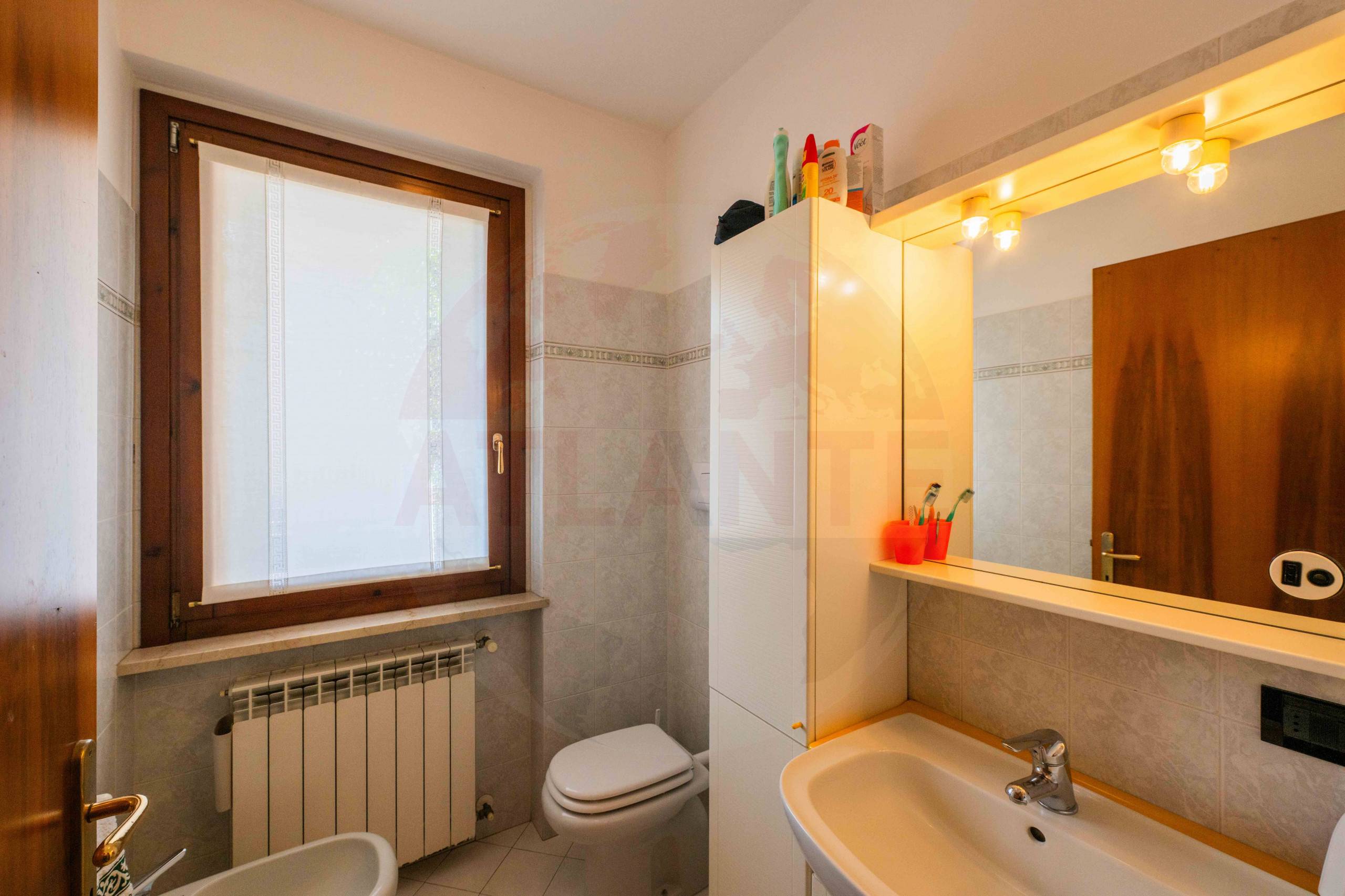 Immagine 37 di Casa semindipendente in vendita  in via Padania snc a Angolo Terme