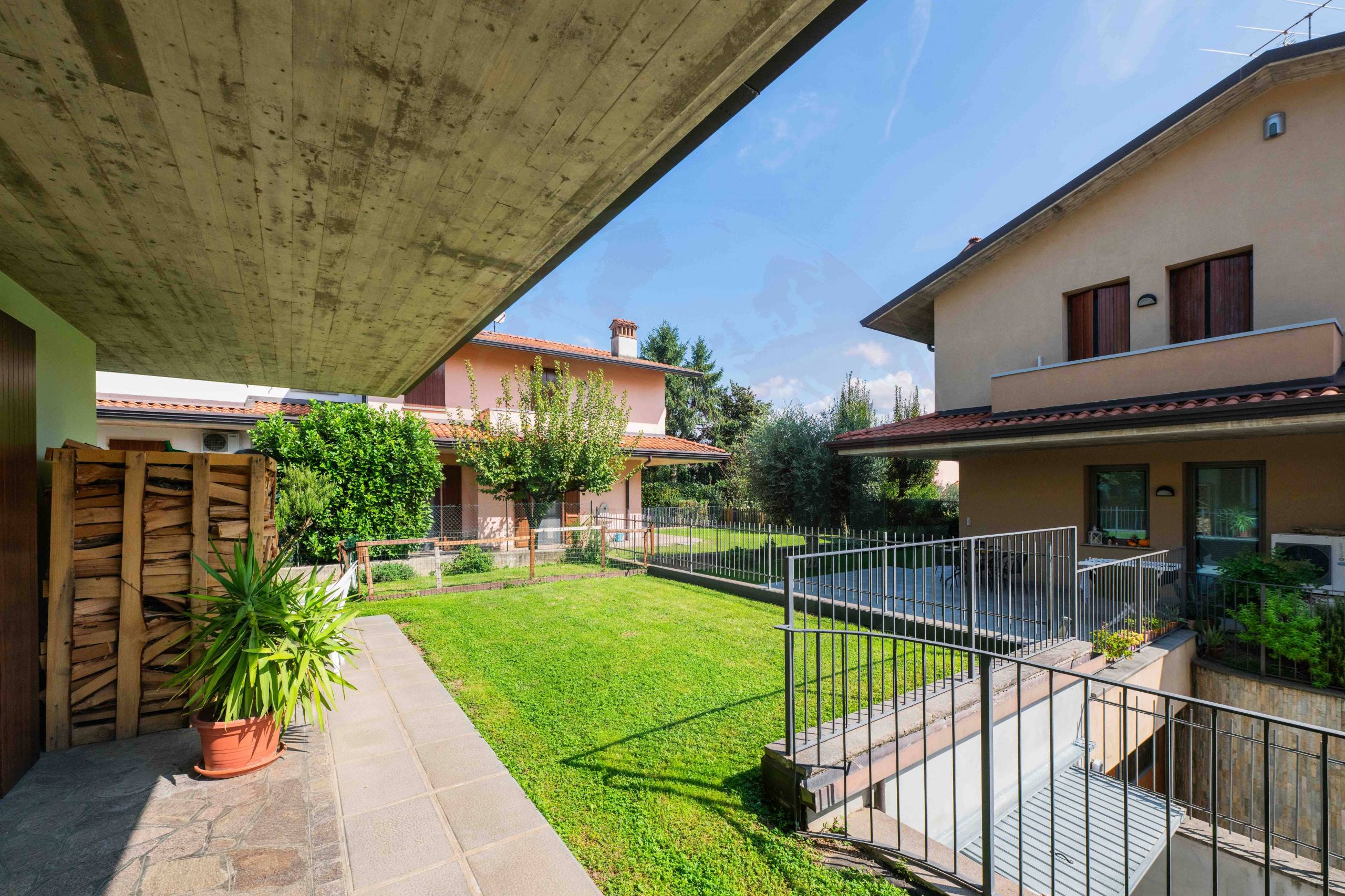 Immagine 81 di Casa semindipendente in vendita  in via Padania snc a Angolo Terme