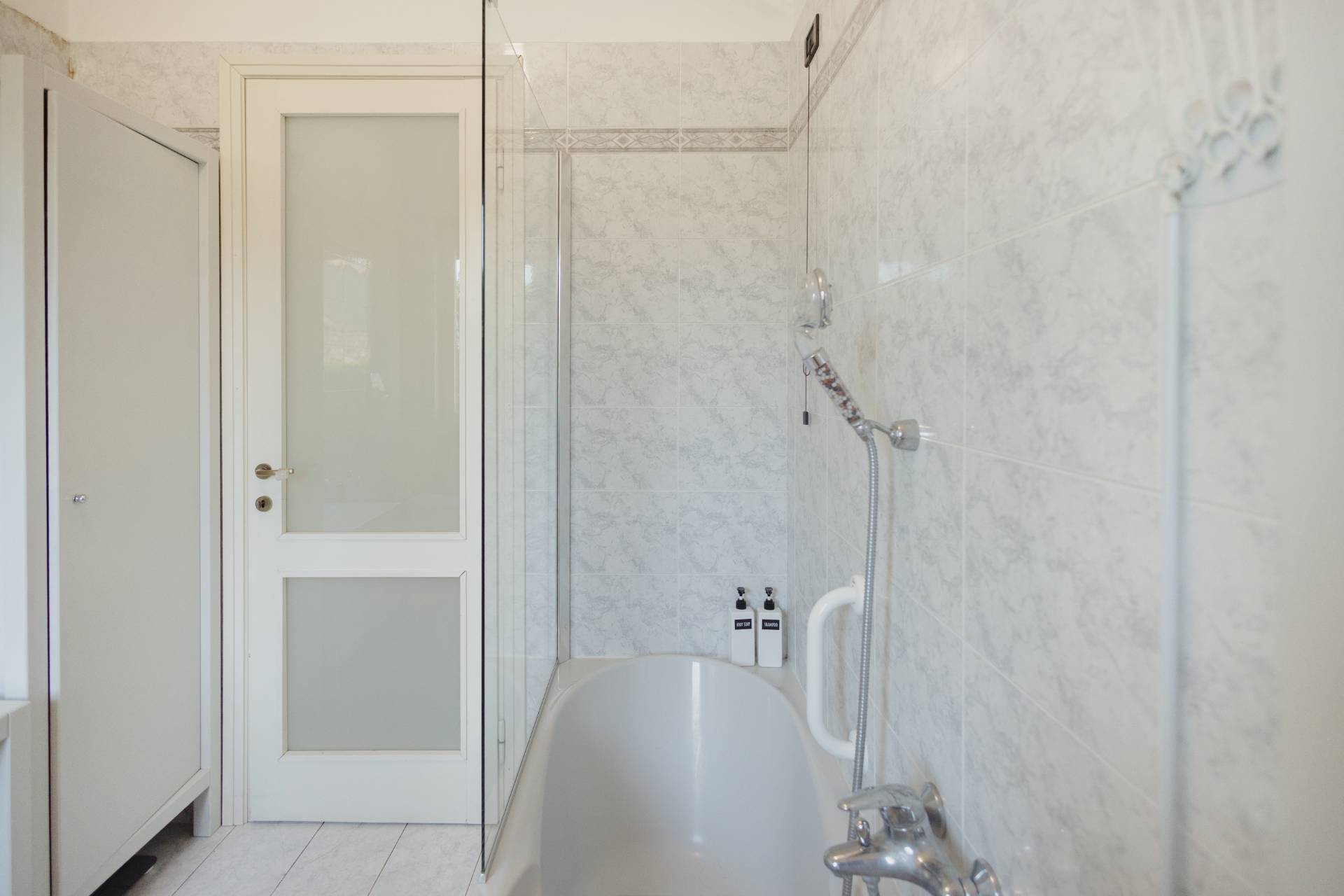 Immagine 26 di Villa in vendita  in Via San Martino 9 a Cuggiono