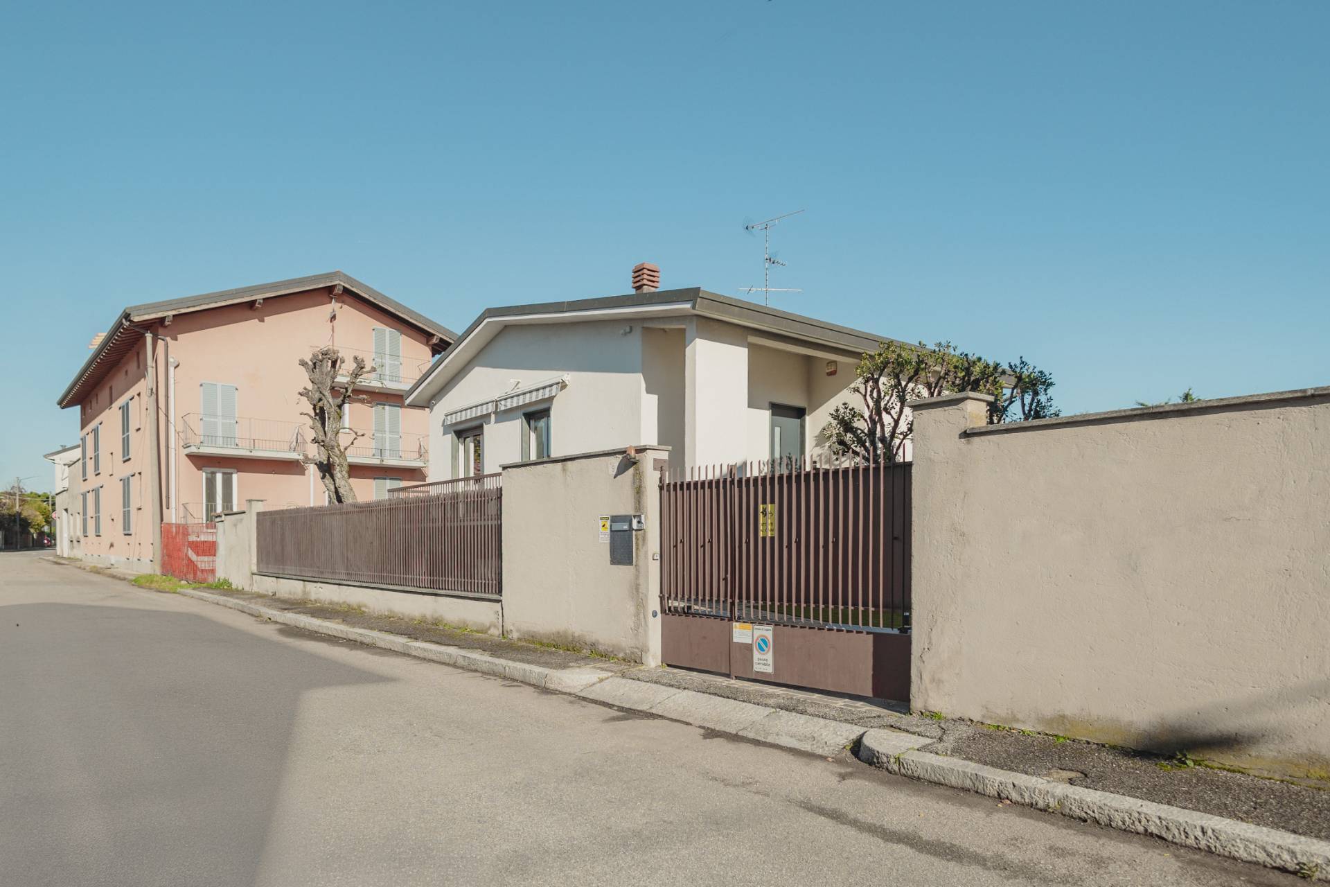 Immagine 58 di Villa in vendita  in Via San Martino 9 a Cuggiono