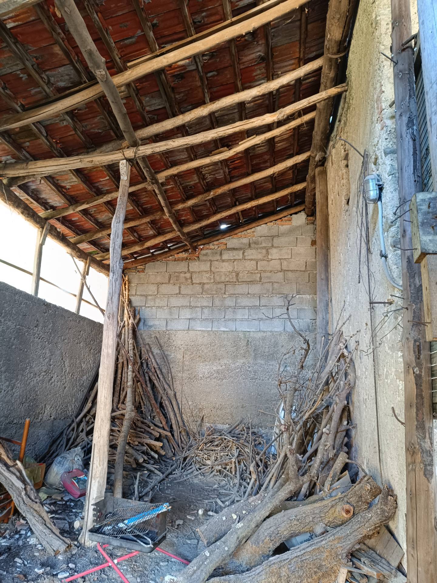 Immagine 14 di Rustico / casale in vendita  in via Toti a Varese