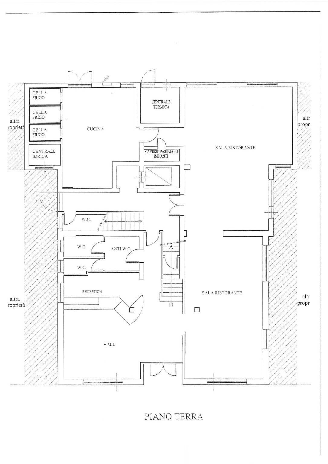 Immagine 18 di Palazzo in vendita  in Via Thaon De REvel a Giulianova