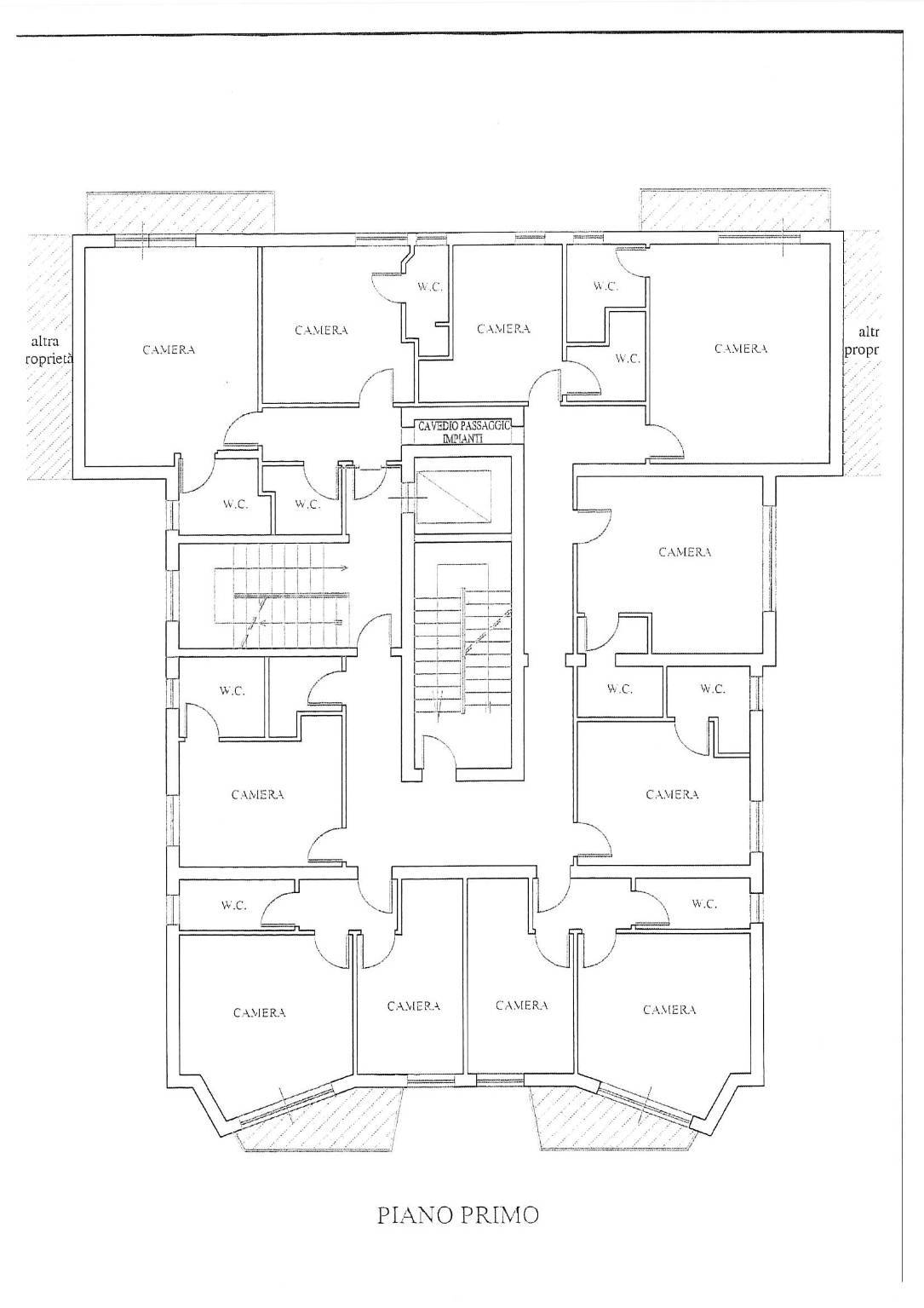 Immagine 19 di Palazzo in vendita  in Via Thaon De REvel a Giulianova