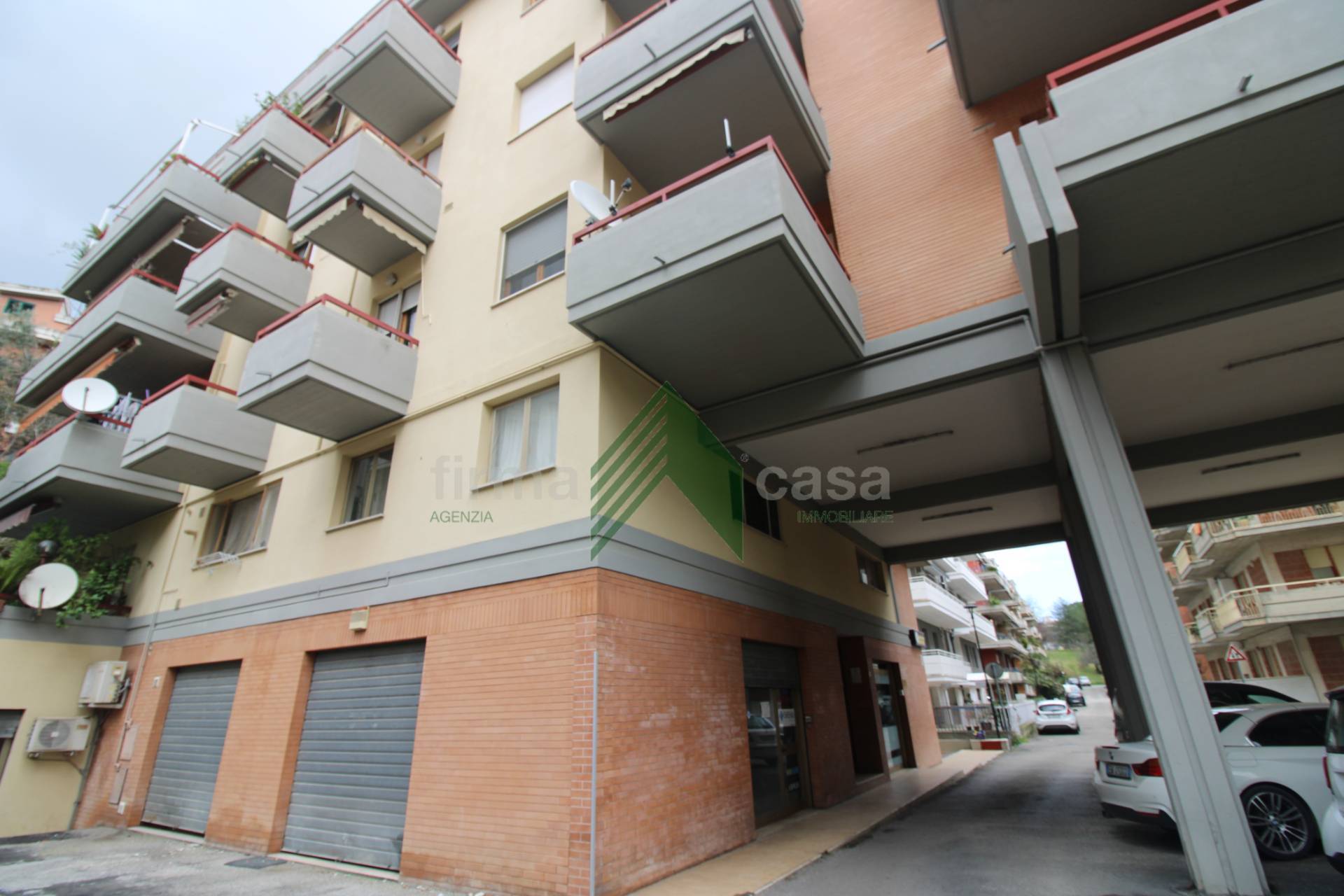 Immagine 5 di Ufficio in vendita  in via Felice Barnabei 34 a Teramo