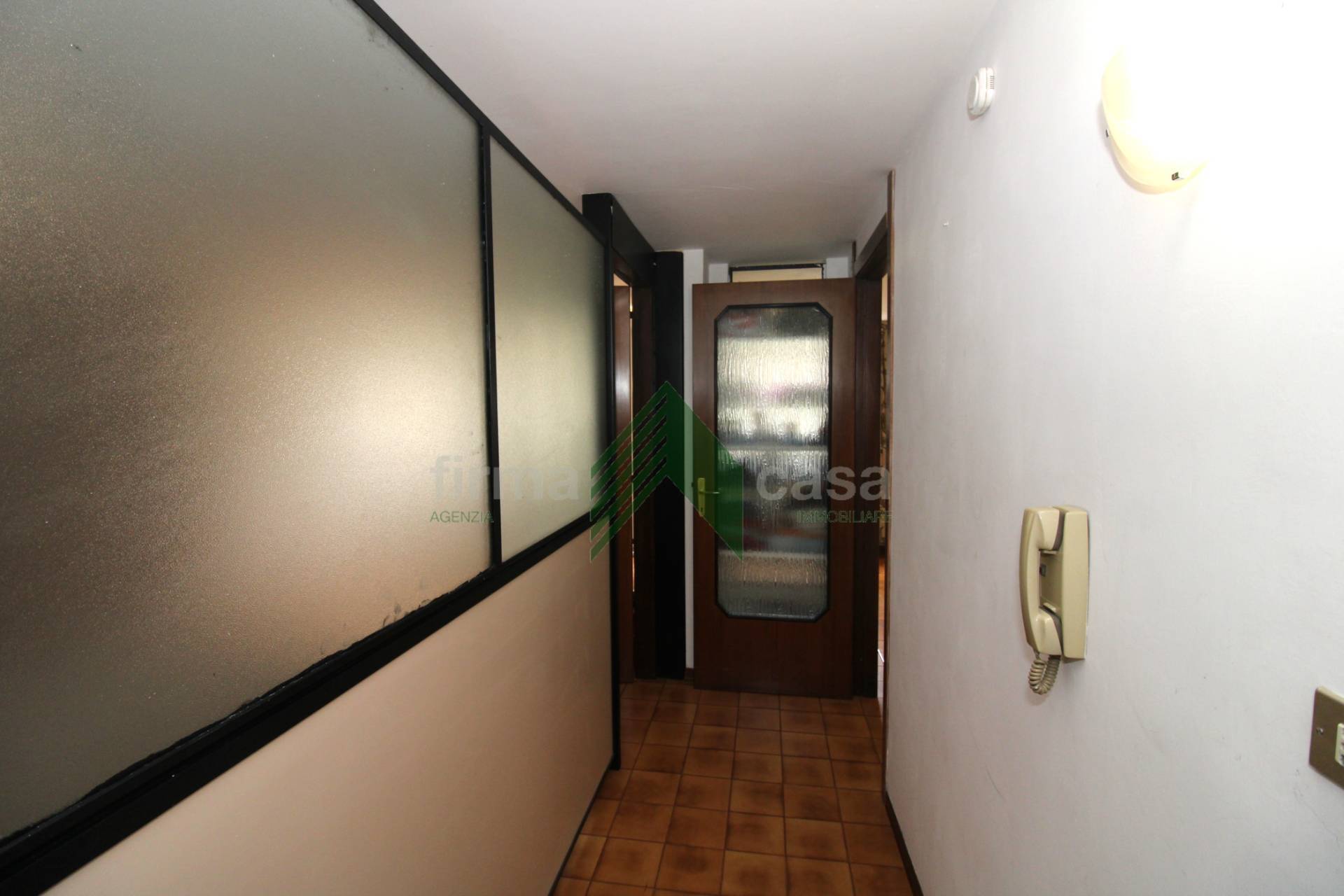 Immagine 16 di Ufficio in vendita  in via Felice Barnabei 34 a Teramo