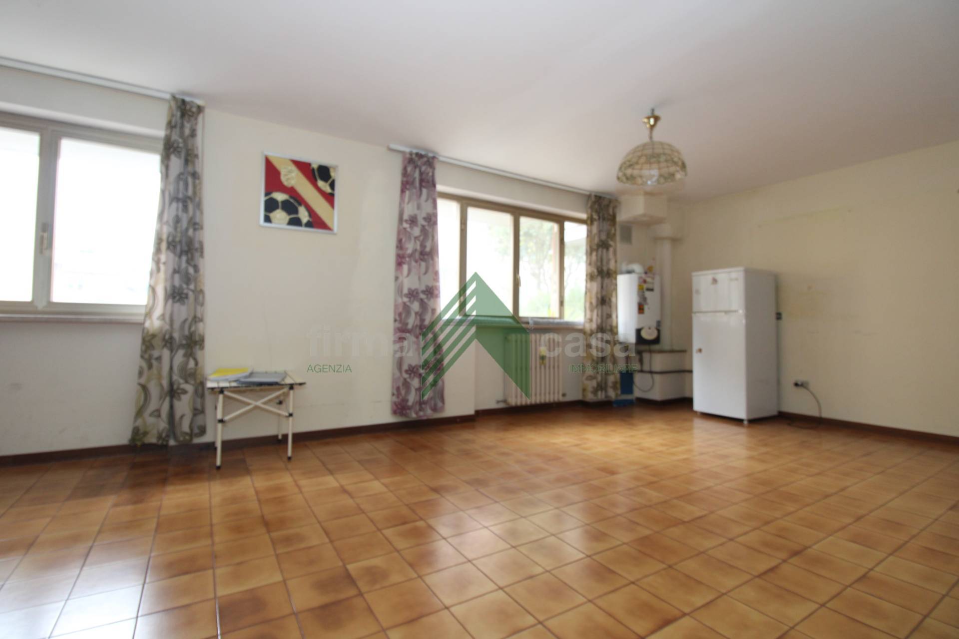 Immagine 19 di Ufficio in vendita  in via Felice Barnabei 34 a Teramo