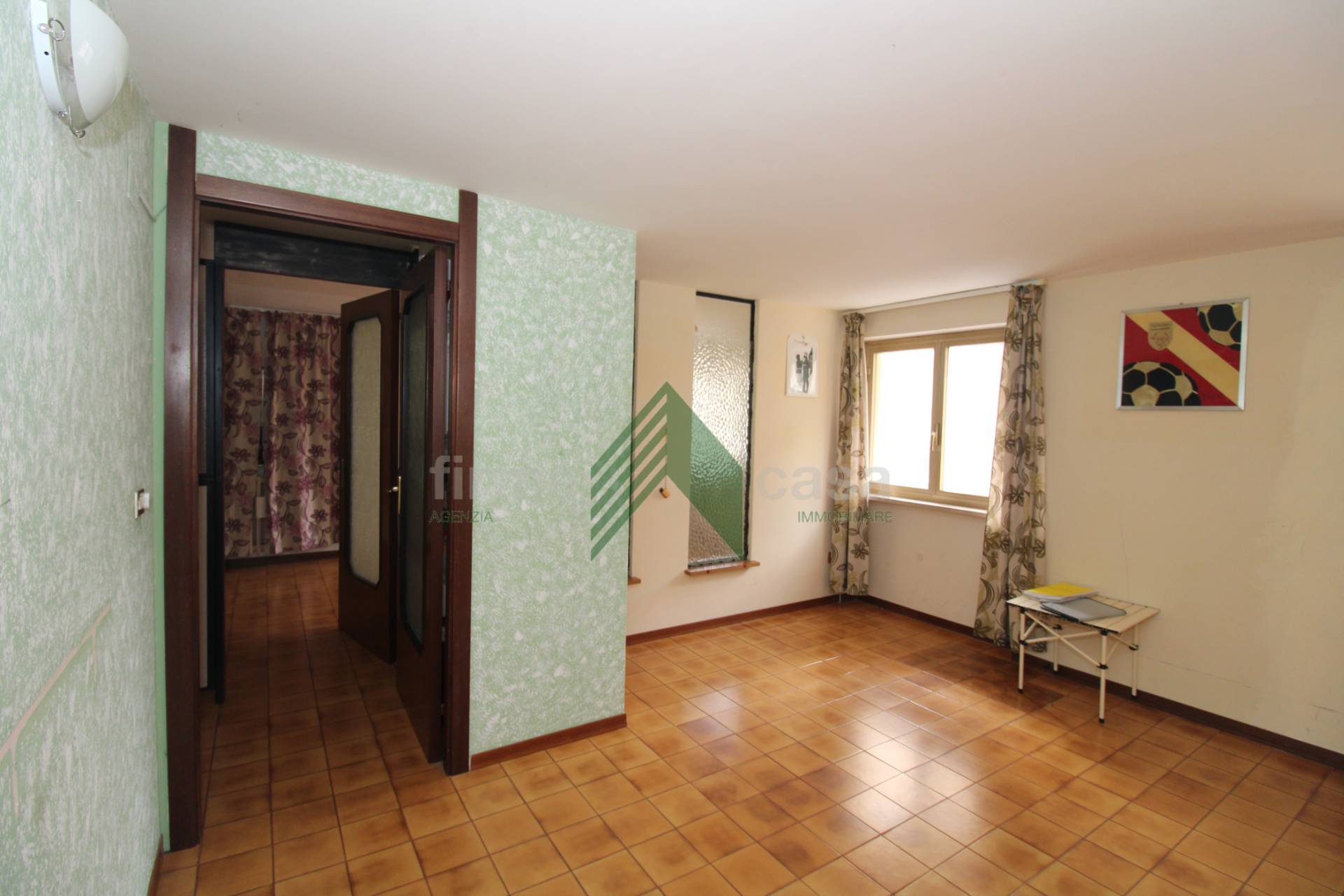 Immagine 23 di Ufficio in vendita  in via Felice Barnabei 34 a Teramo