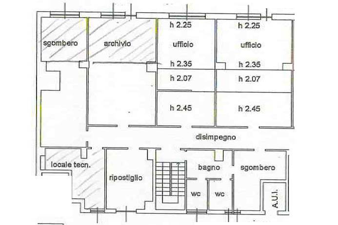 Immagine 35 di Ufficio in affitto  a Bergamo