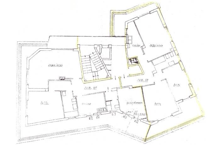 Immagine 40 di Attico in vendita  in via Tiraboschi a Bergamo