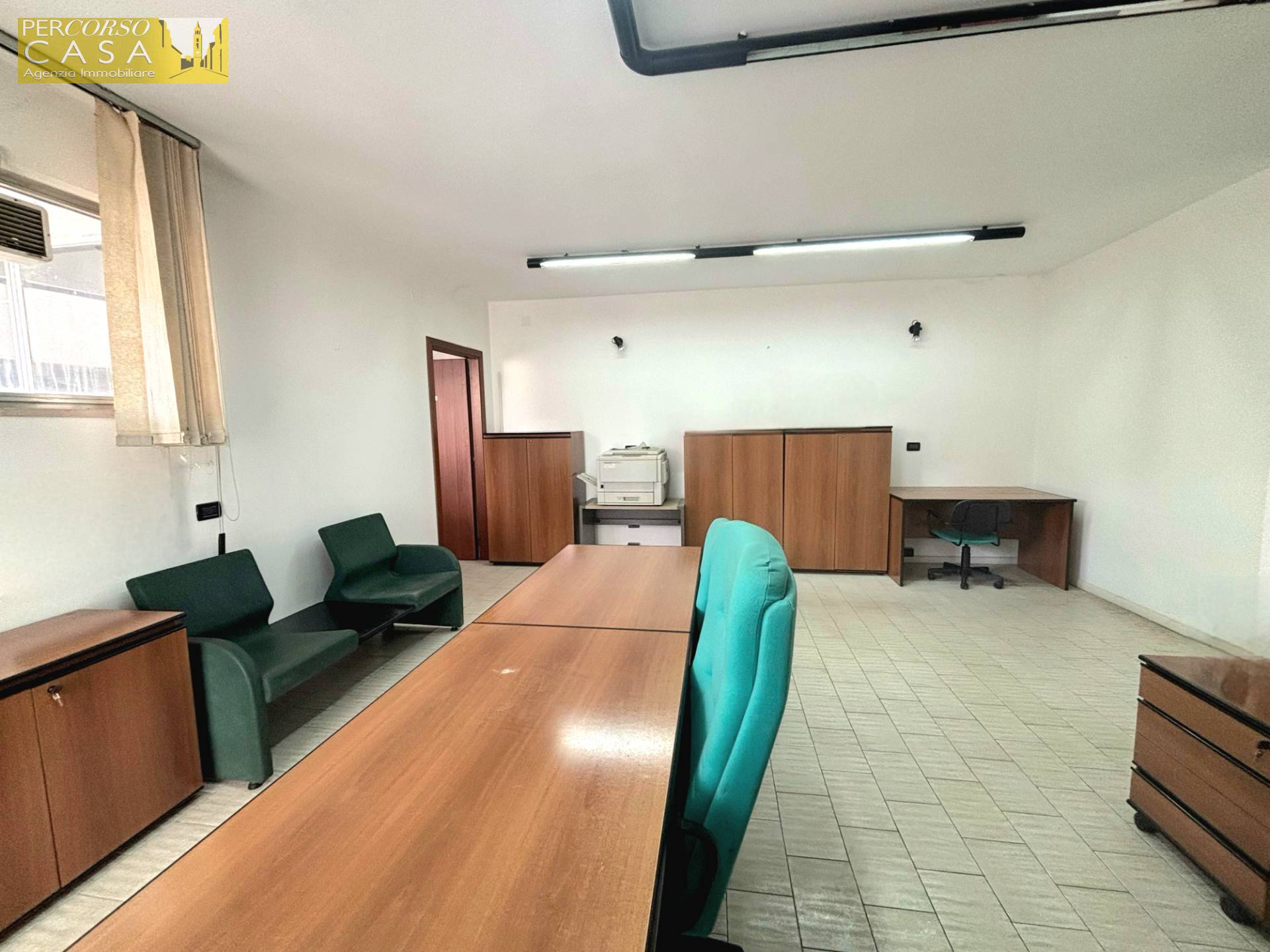 Immagine 3 di Ufficio in vendita  in Via Duca Degli Abruzzi a Montorio Al Vomano