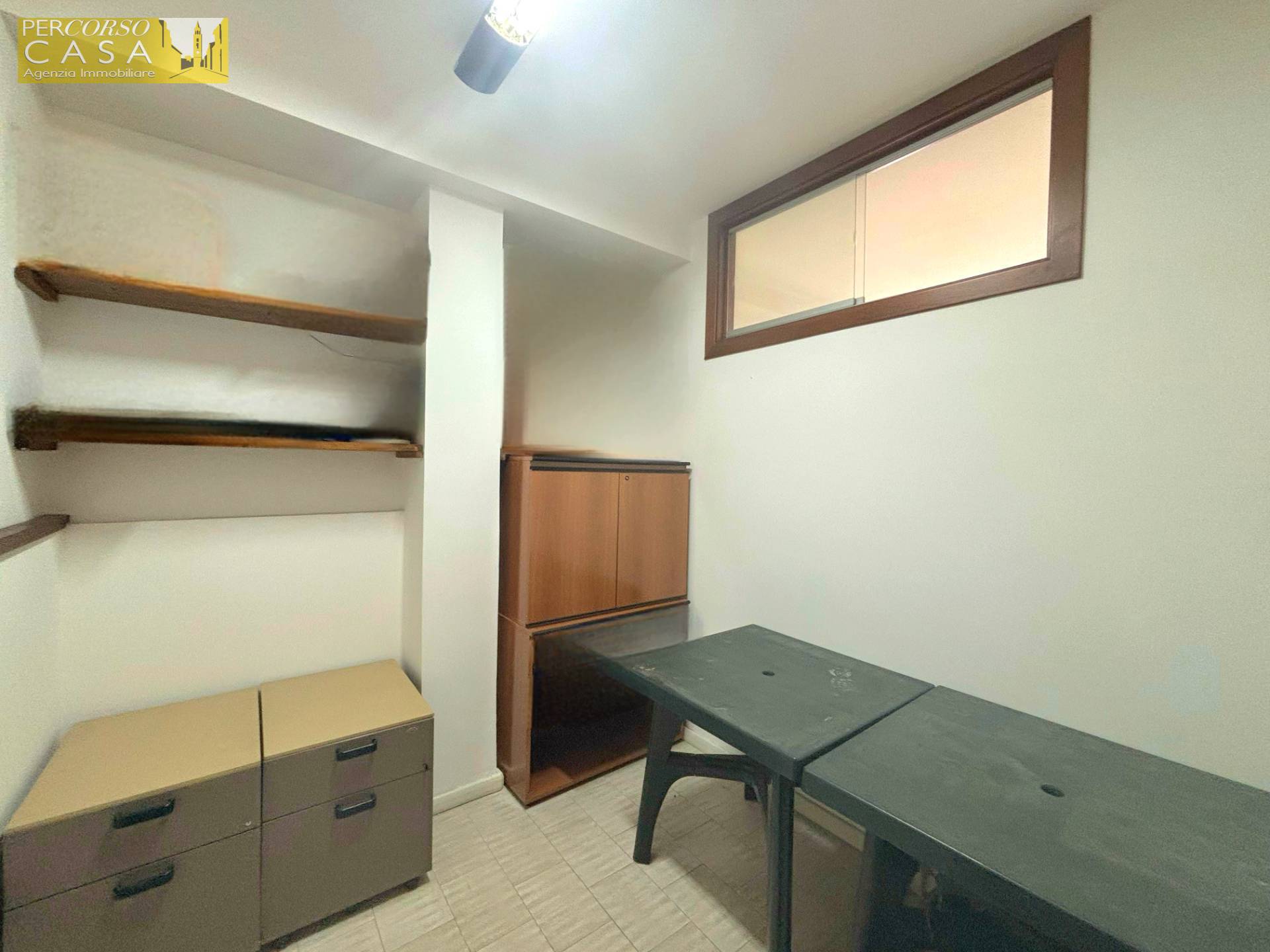 Immagine 4 di Ufficio in vendita  in Via Duca Degli Abruzzi a Montorio Al Vomano