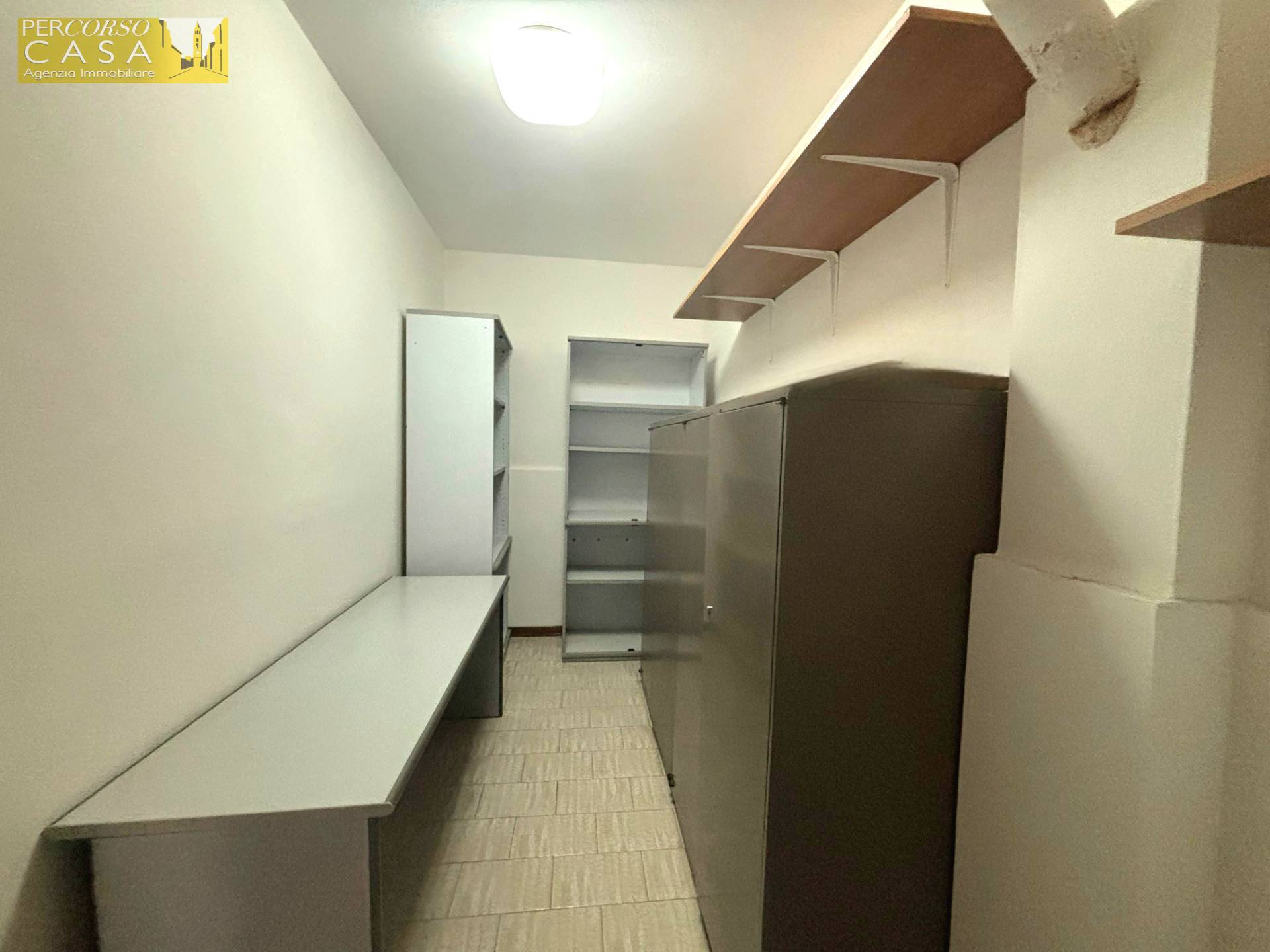 Immagine 6 di Ufficio in vendita  in Via Duca Degli Abruzzi a Montorio Al Vomano