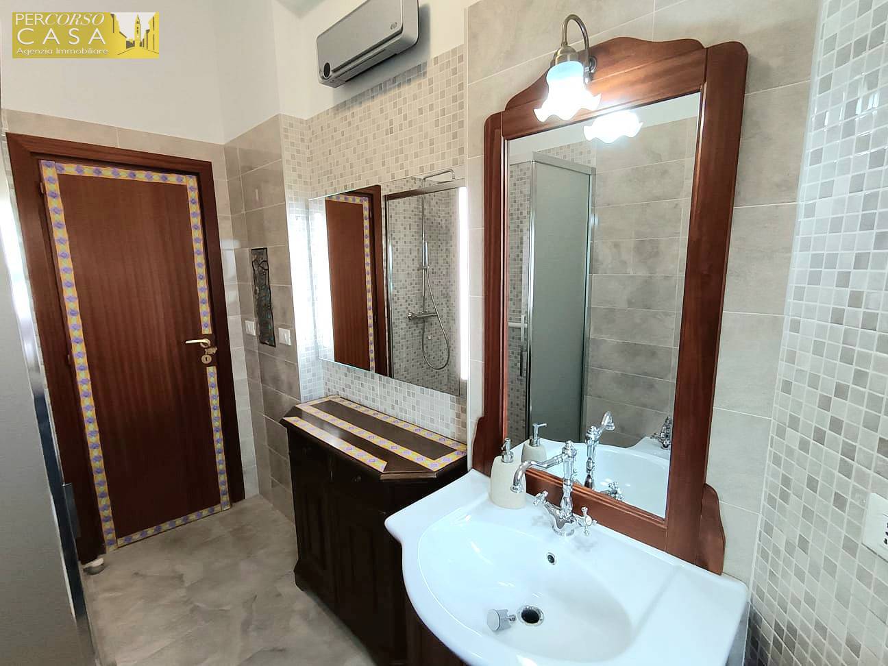 Immagine 15 di Appartamento in vendita  in Viale Cavour a Teramo