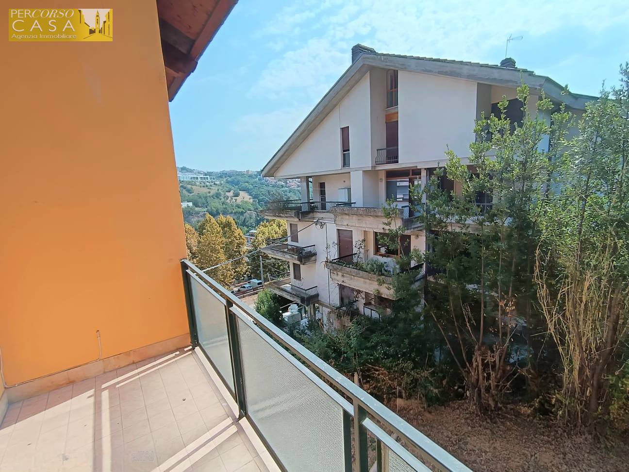 Immagine 19 di Appartamento in vendita  in Viale Cavour a Teramo