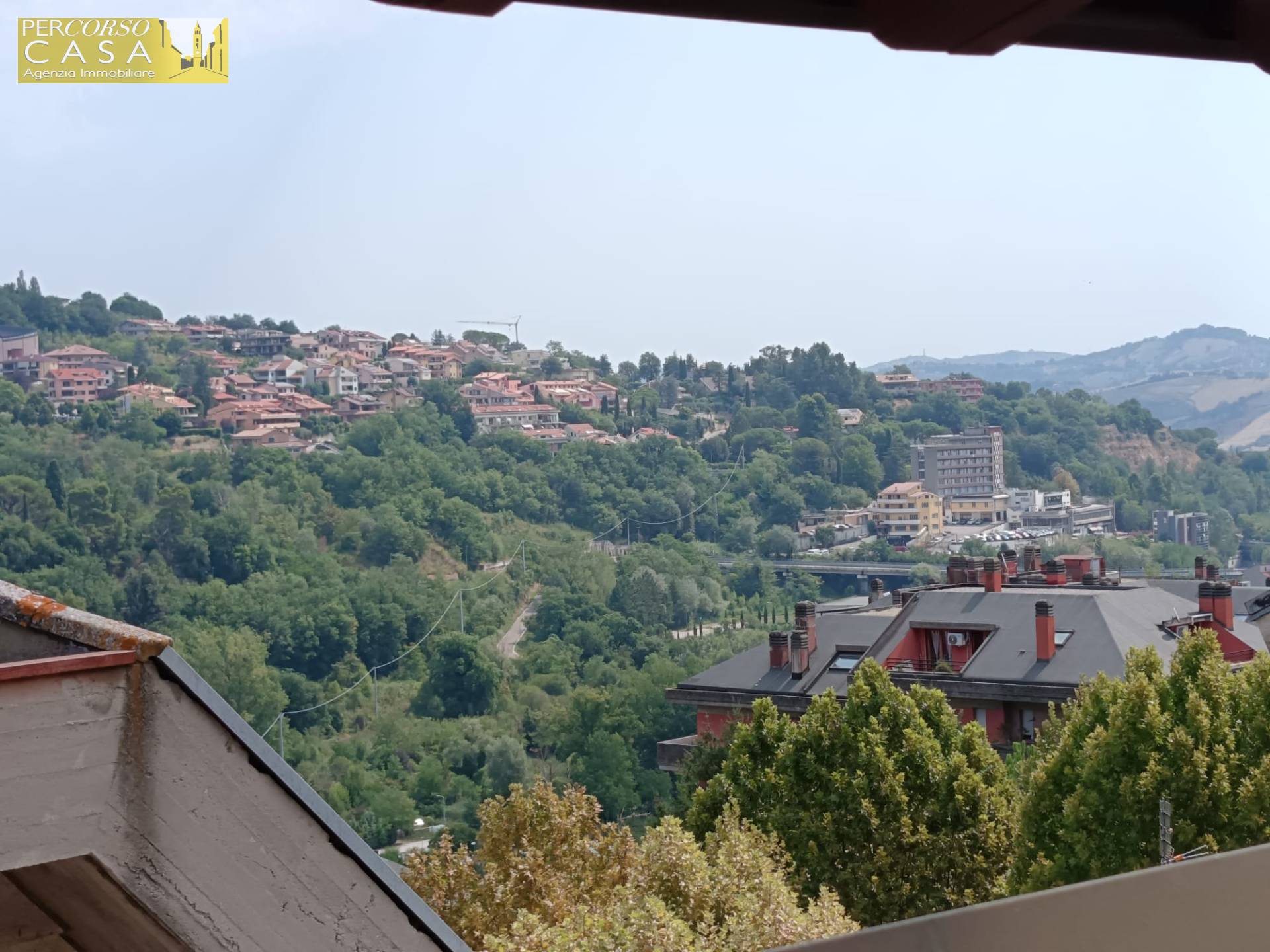 Immagine 8 di Appartamento in vendita  in Viale Cavour a Teramo