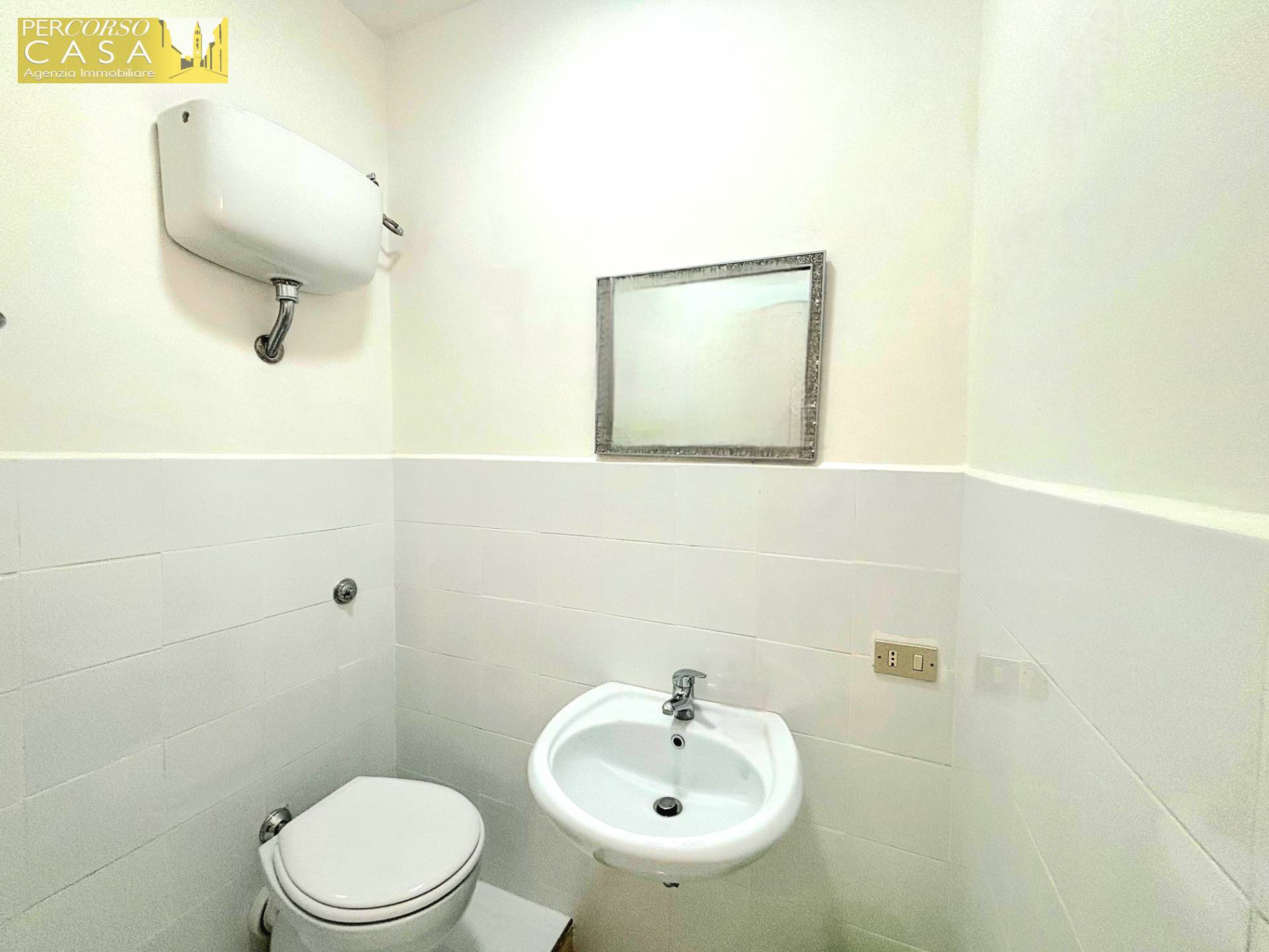 Immagine 8 di Ufficio   in Viale Duca degli Abruzzi a Montorio Al Vomano