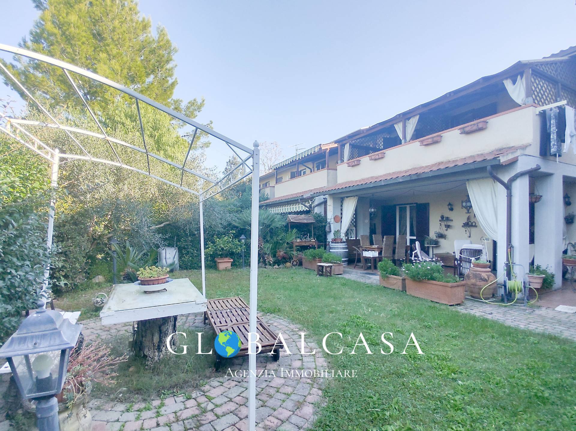 Immagine 2 di Villetta a schiera in vendita  in Via Senese 25 a Grosseto