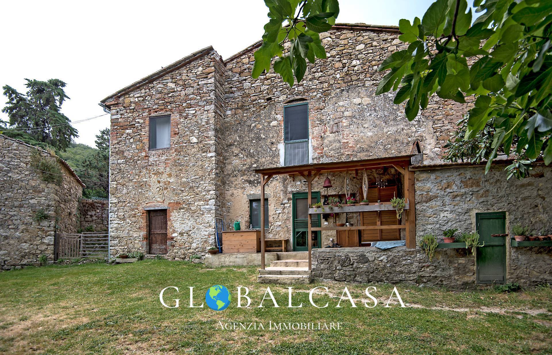 Immagine 1 di Rustico / casale in vendita  in case sparse 17 a Scansano