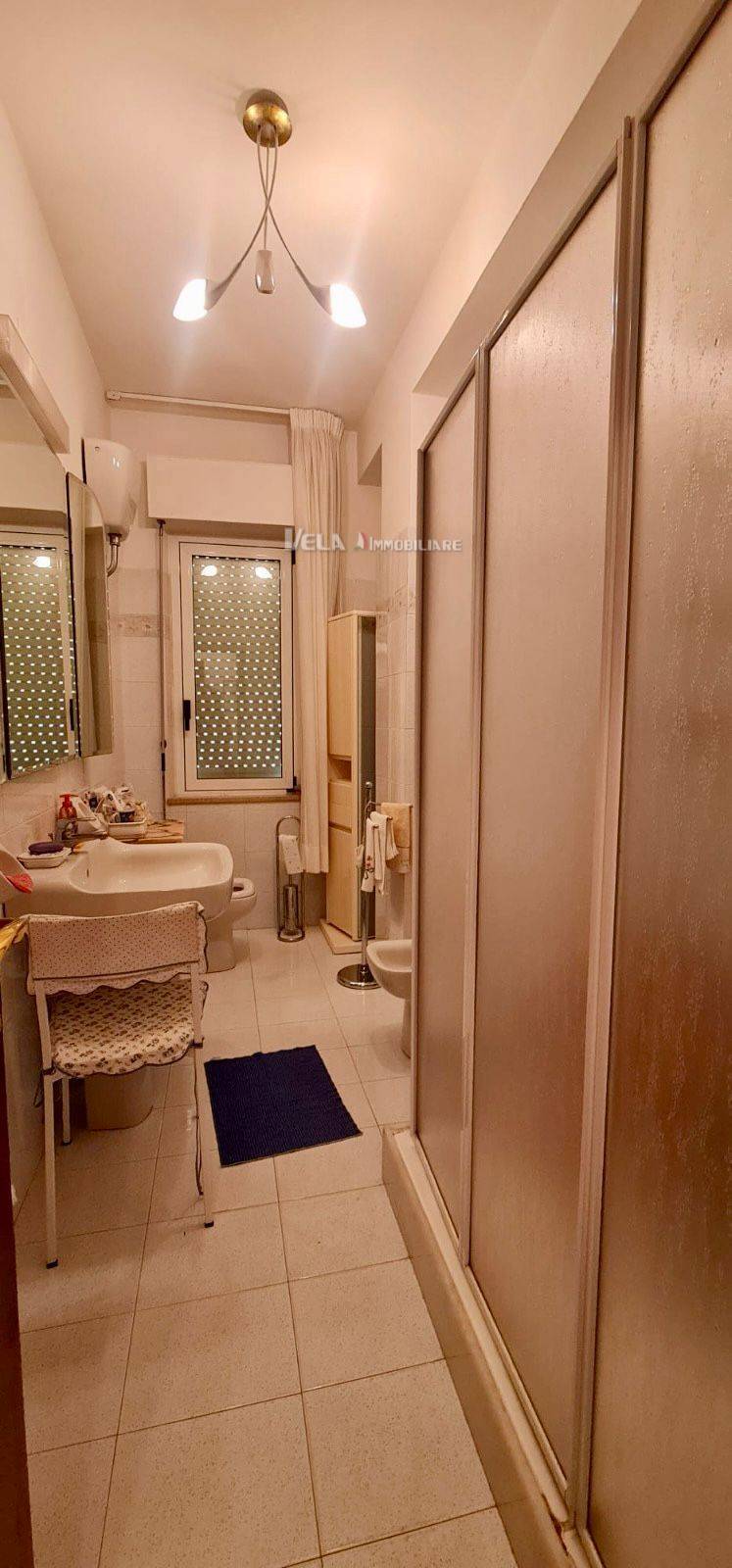 Immagine 21 di Appartamento in vendita  a San Benedetto Del Tronto