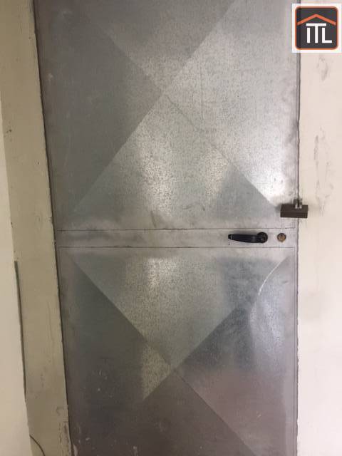 Immagine 5 di Locale commerciale in vendita  in Gioele Solari a Roma