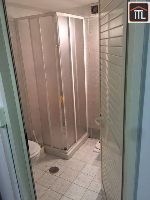 Immagine 12 di Locale commerciale in vendita  in Gioele Solari a Roma