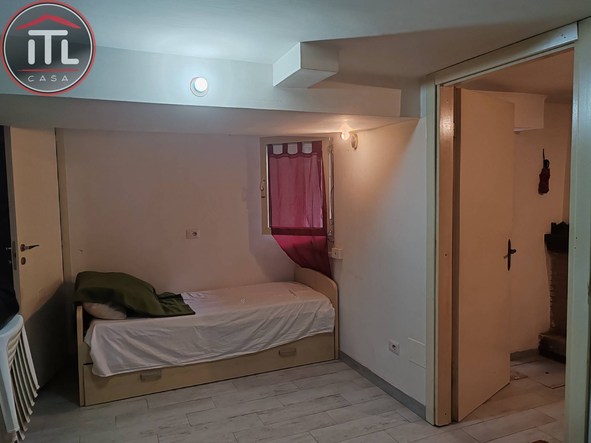 Immagine 15 di Cantina in vendita  in Giuseppe Vanni a Roma