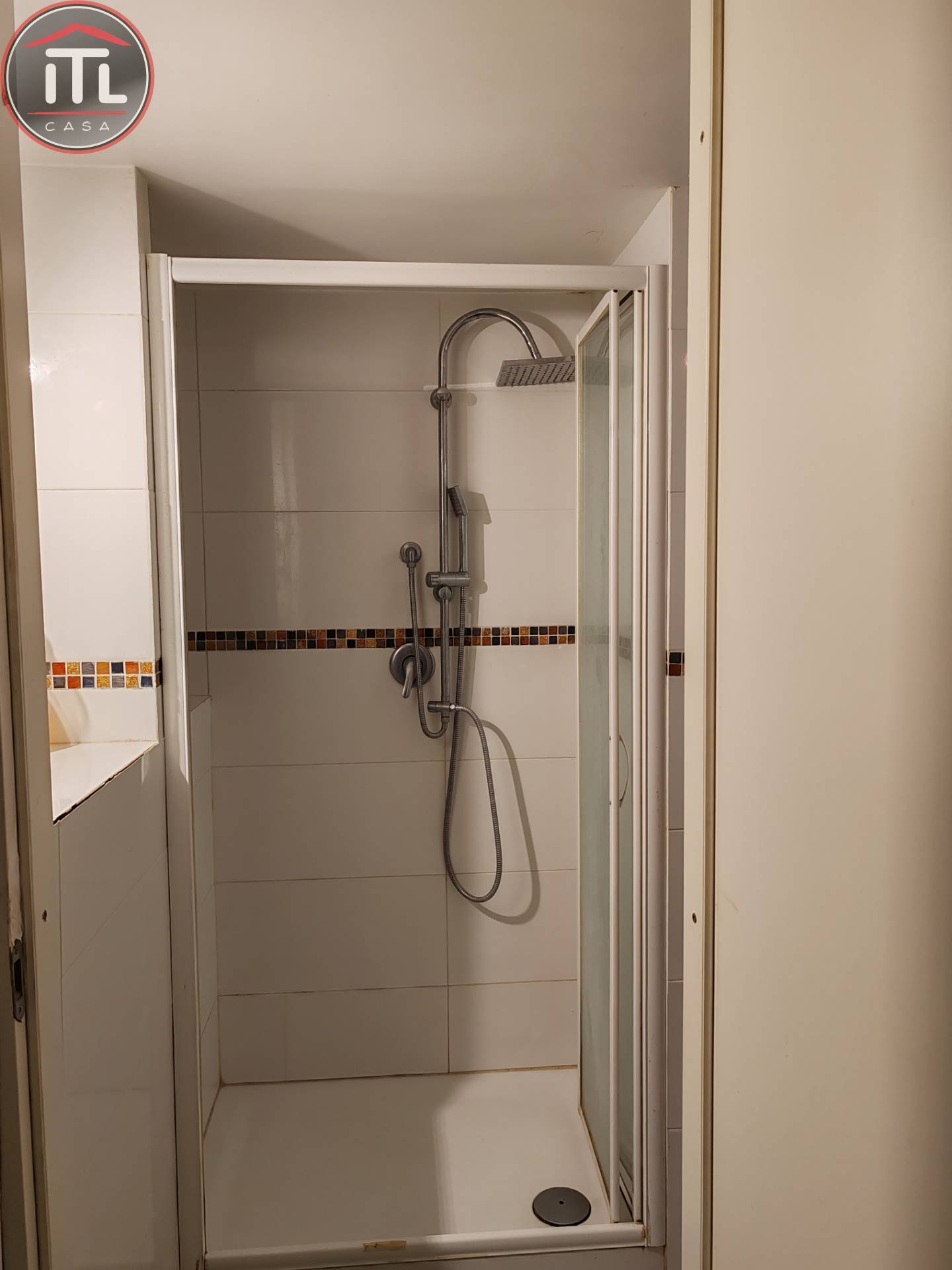 Immagine 17 di Cantina in vendita  in Giuseppe Vanni a Roma