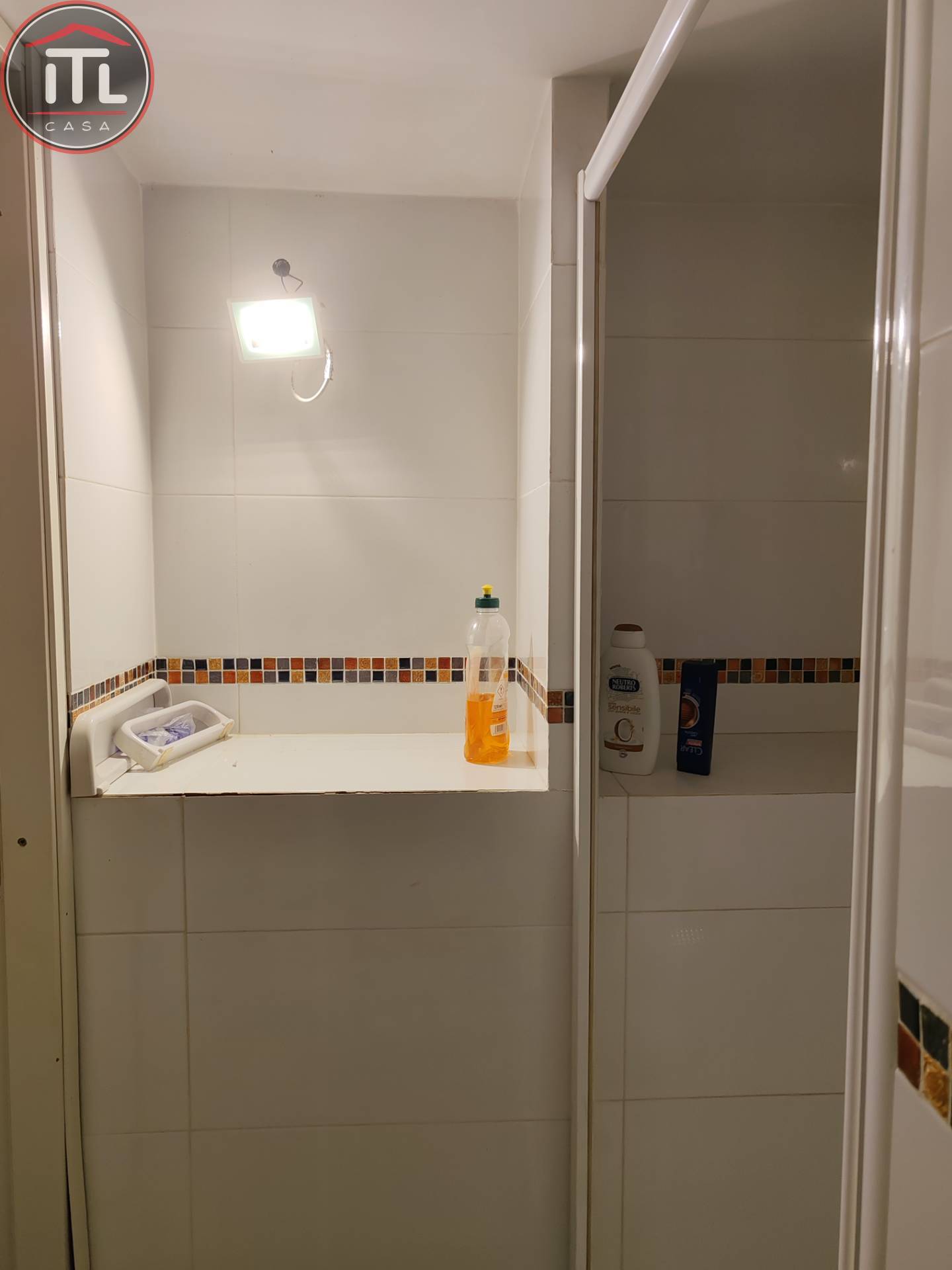 Immagine 20 di Cantina in vendita  in Giuseppe Vanni a Roma