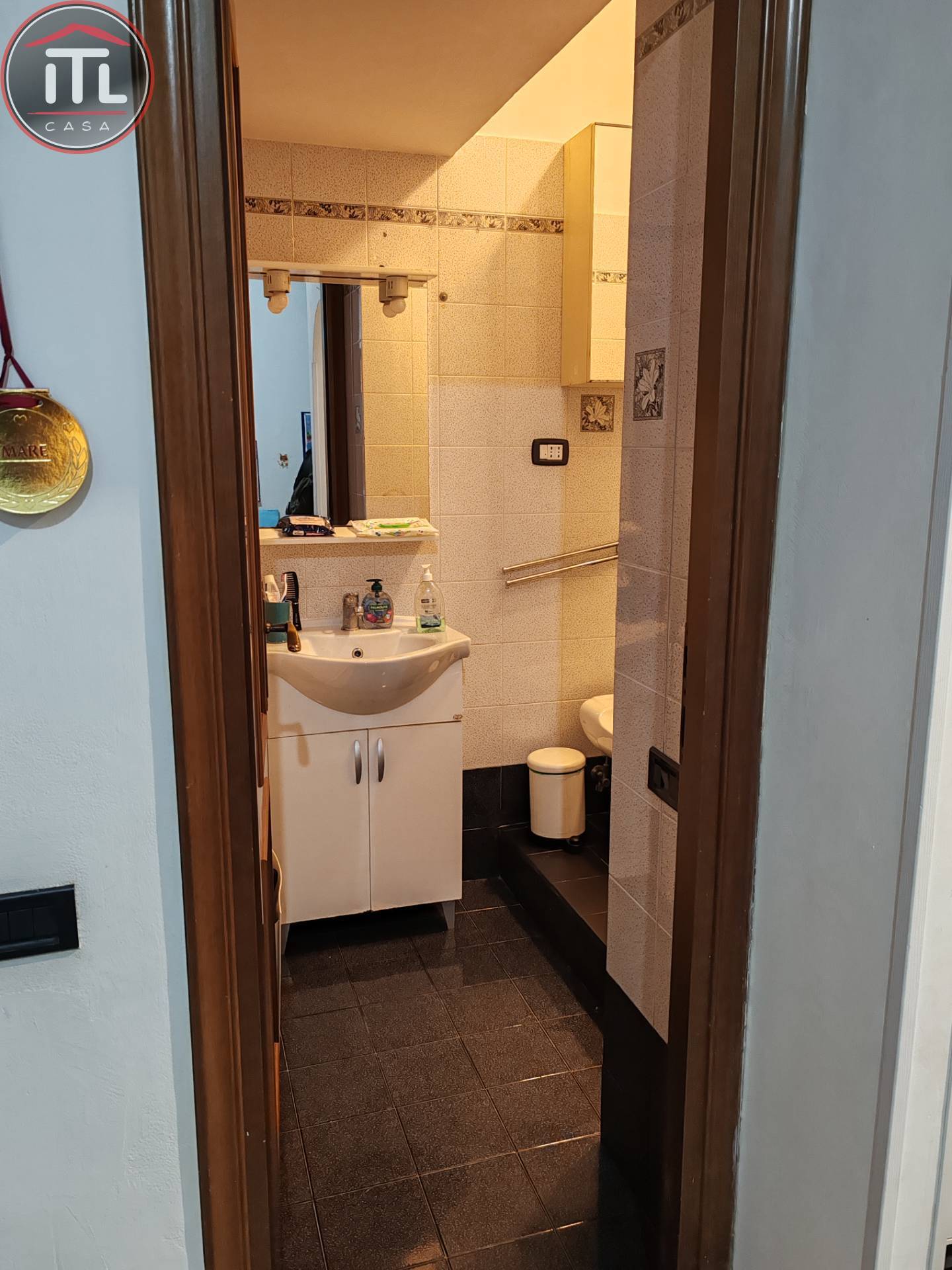 Immagine 24 di Cantina in vendita  in Giuseppe Vanni a Roma