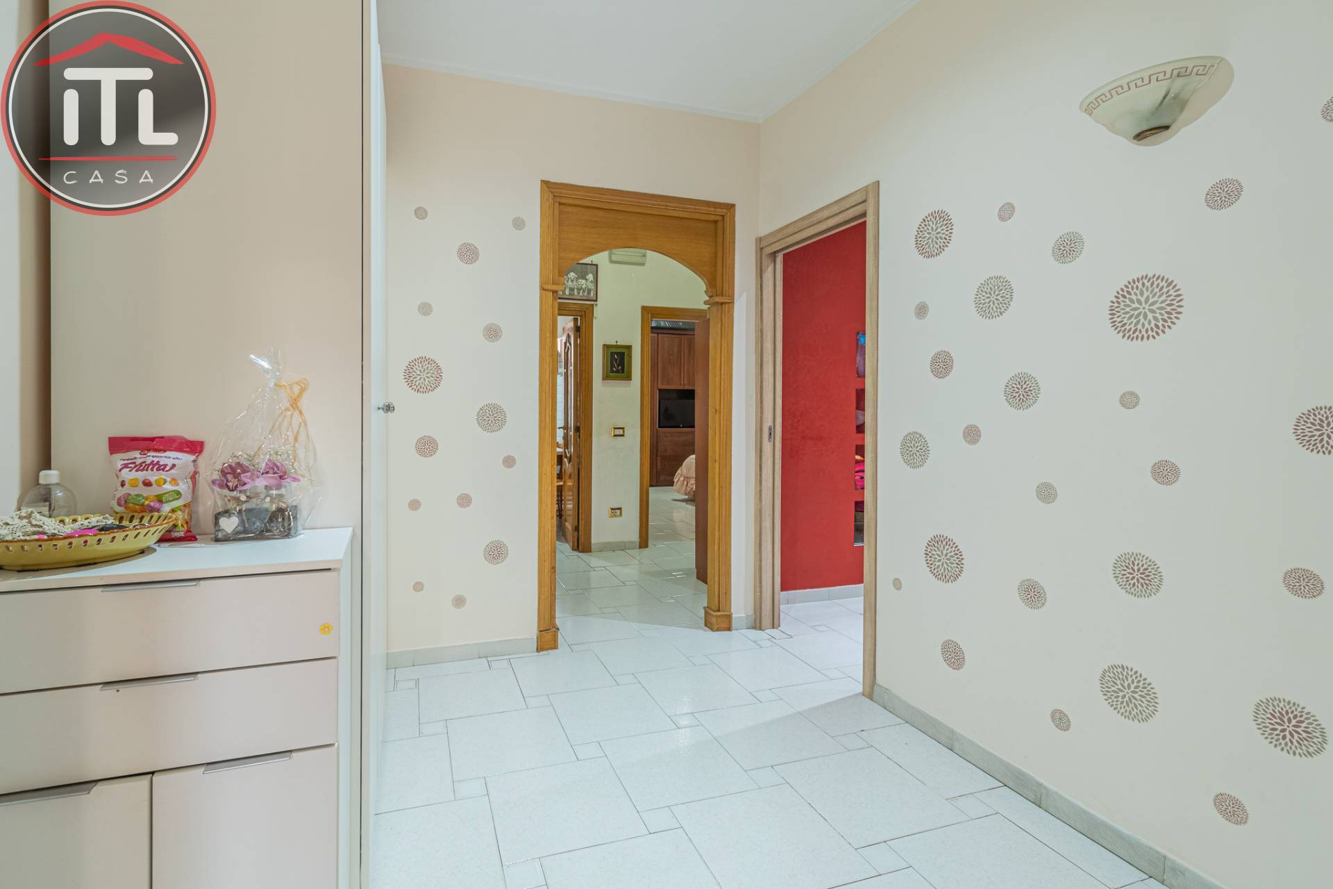 Immagine 3 di Appartamento in vendita  in Via Santafiora a Roma