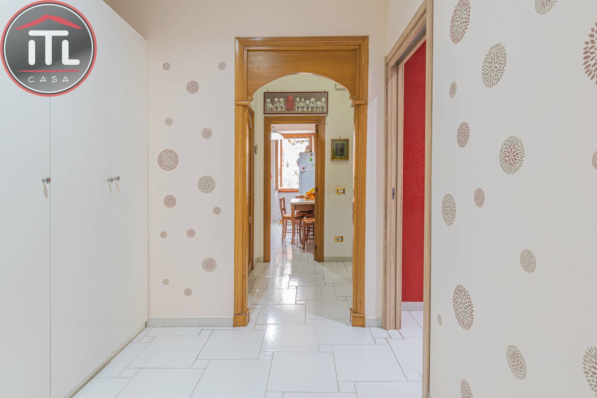 Immagine 5 di Appartamento in vendita  in Via Santafiora a Roma