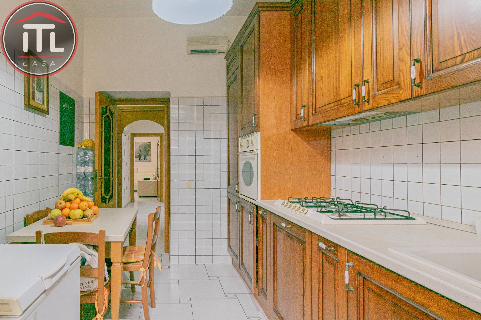 Immagine 9 di Appartamento in vendita  in Via Santafiora a Roma