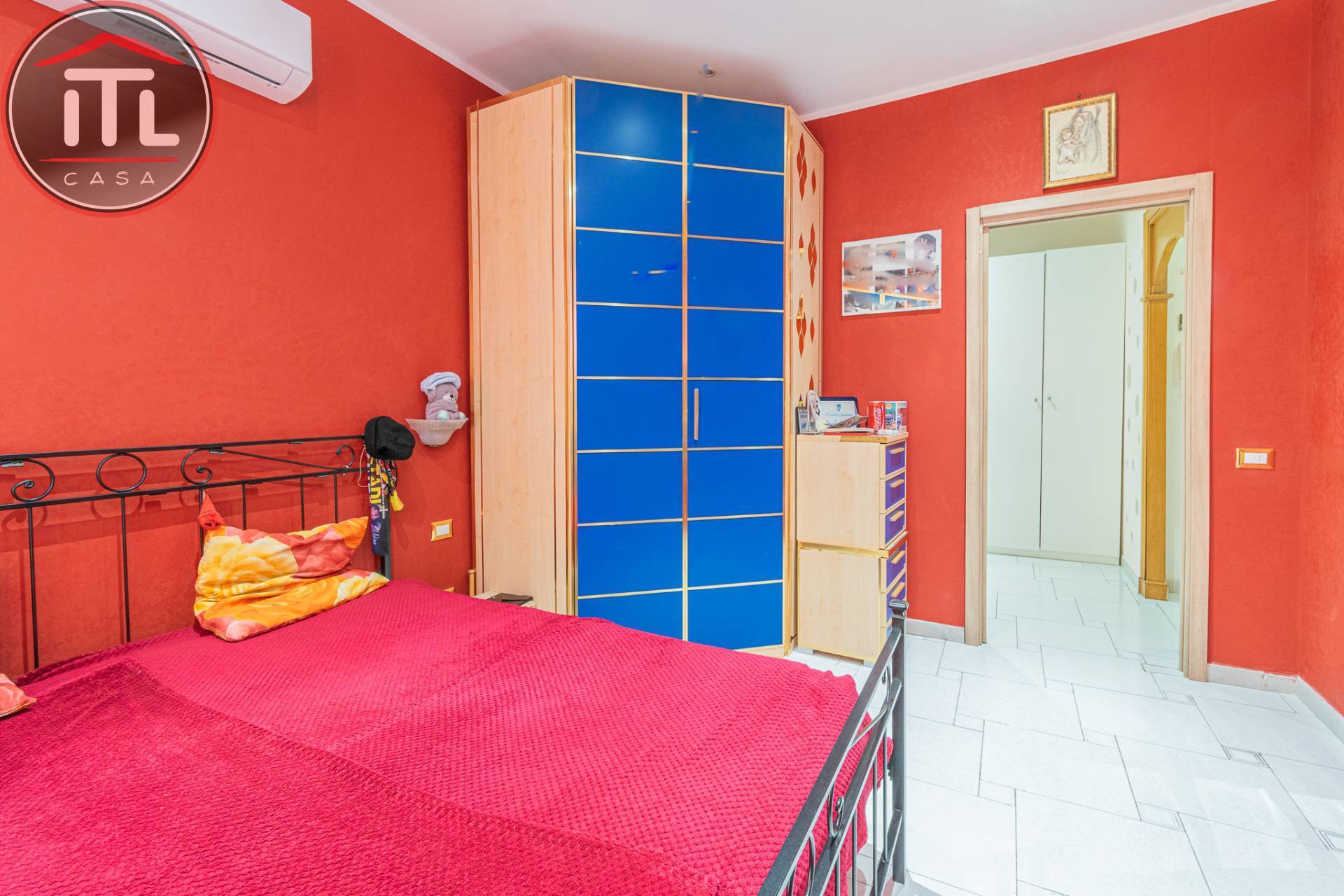 Immagine 11 di Appartamento in vendita  in Via Santafiora a Roma