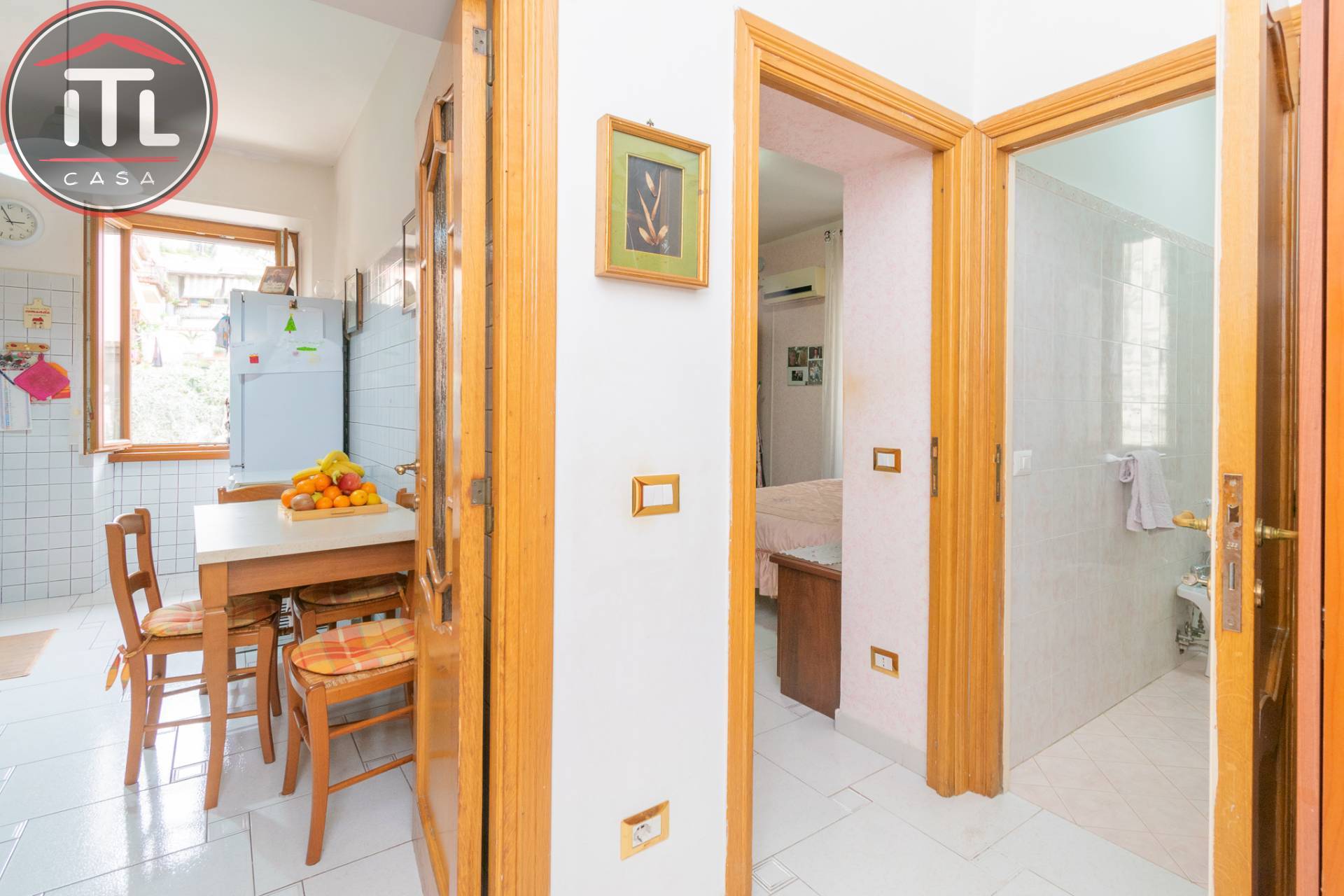 Immagine 12 di Appartamento in vendita  in Via Santafiora a Roma